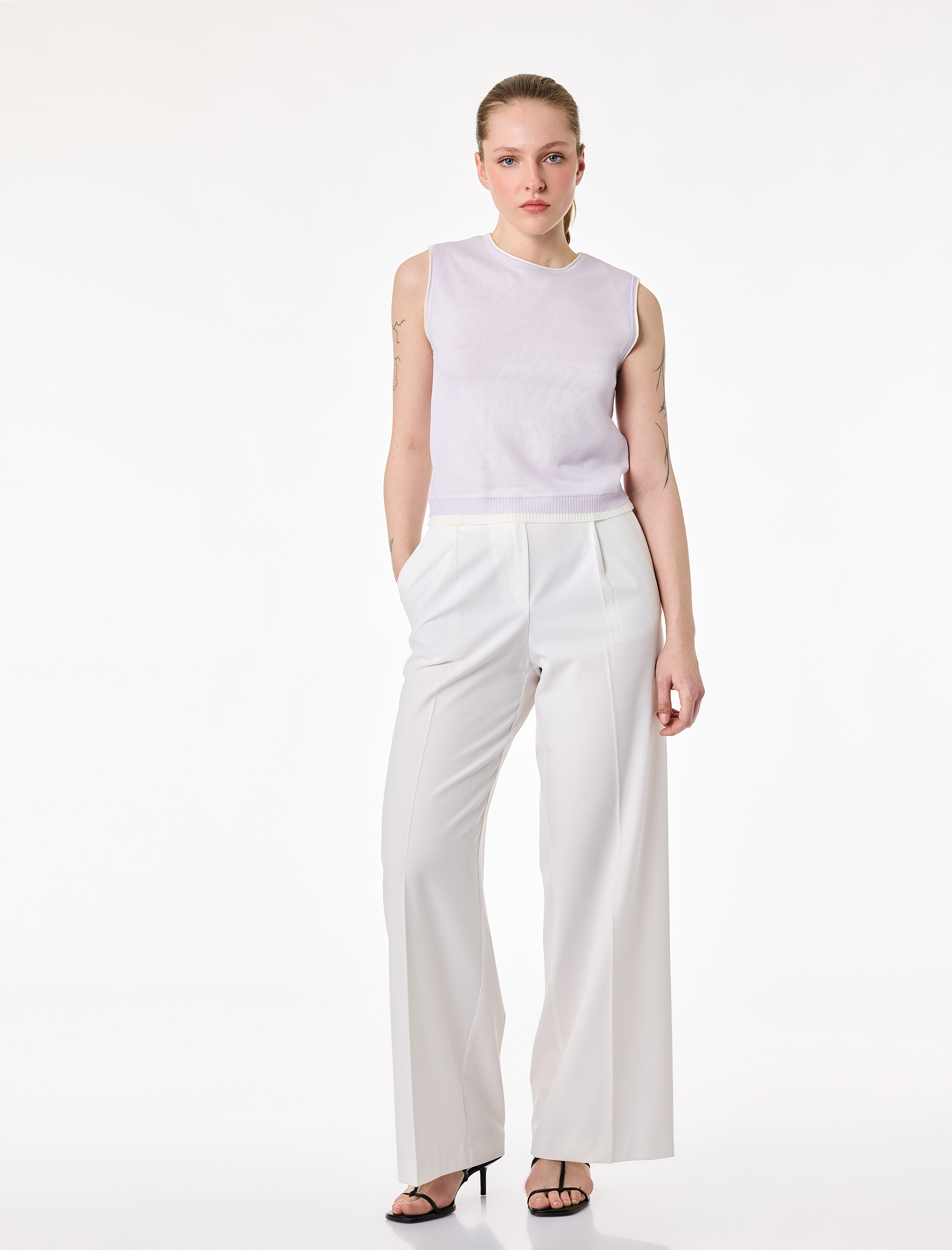   Bisiklet Yaka Triko Kolsuz Bluz