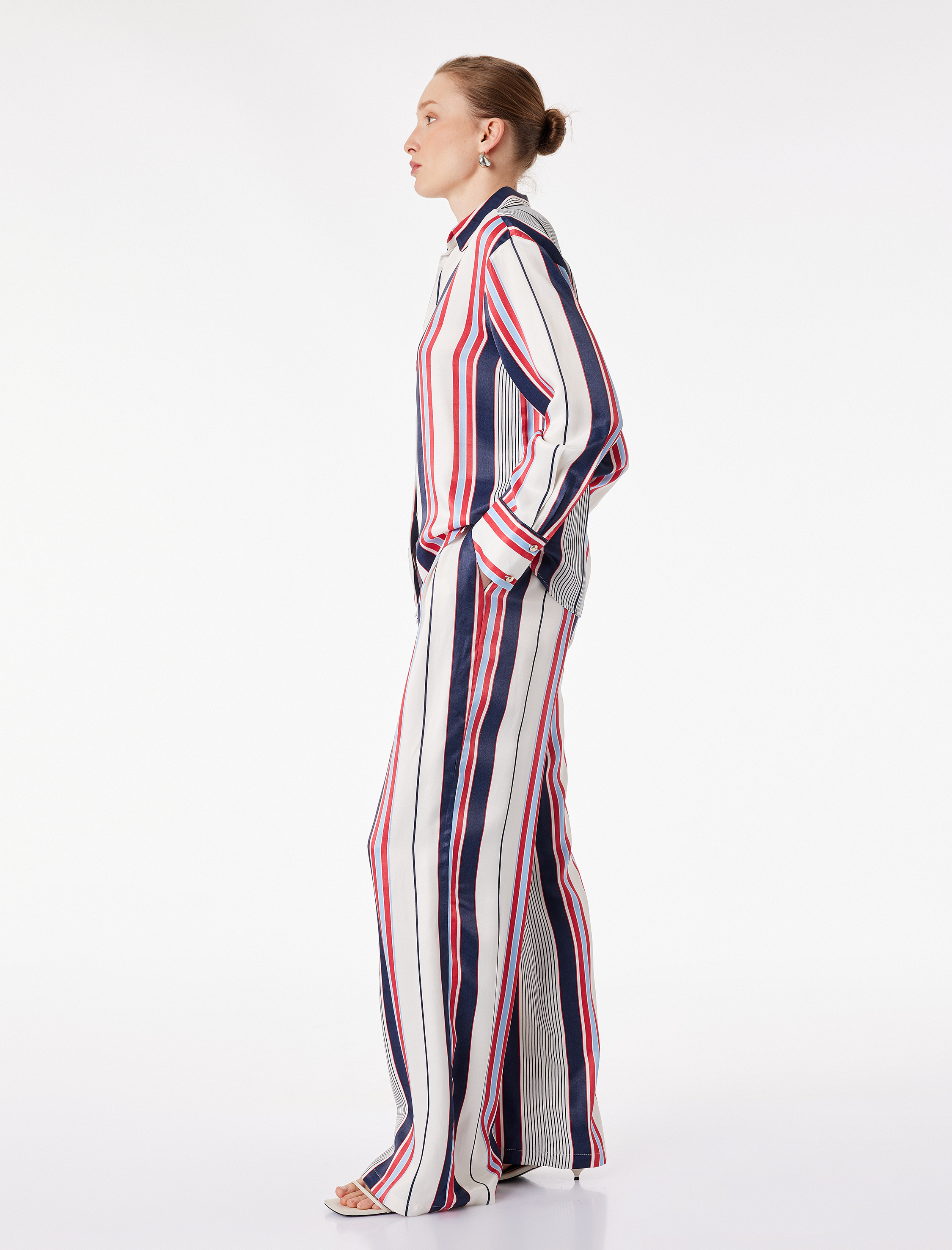   Cep Detaylı Yüksek Bel Geniş Paça Pantolon