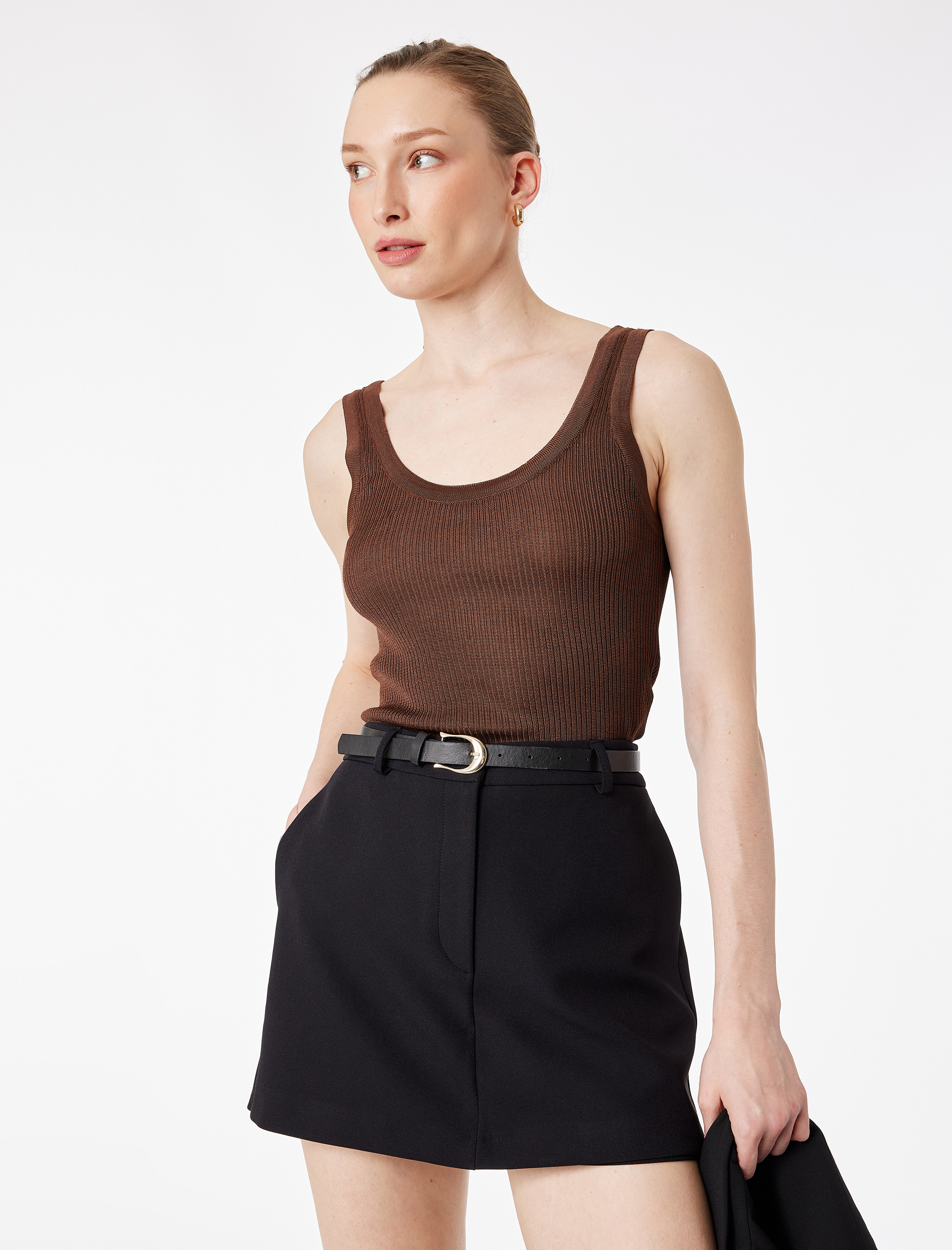   Kemer Detaylı Mini Şort Etek