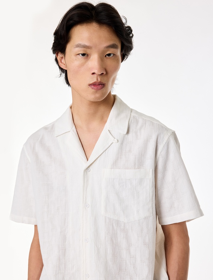  Regular Fit Kısa Kollu Cepli Pamuklu Devrik Yaka Gömlek