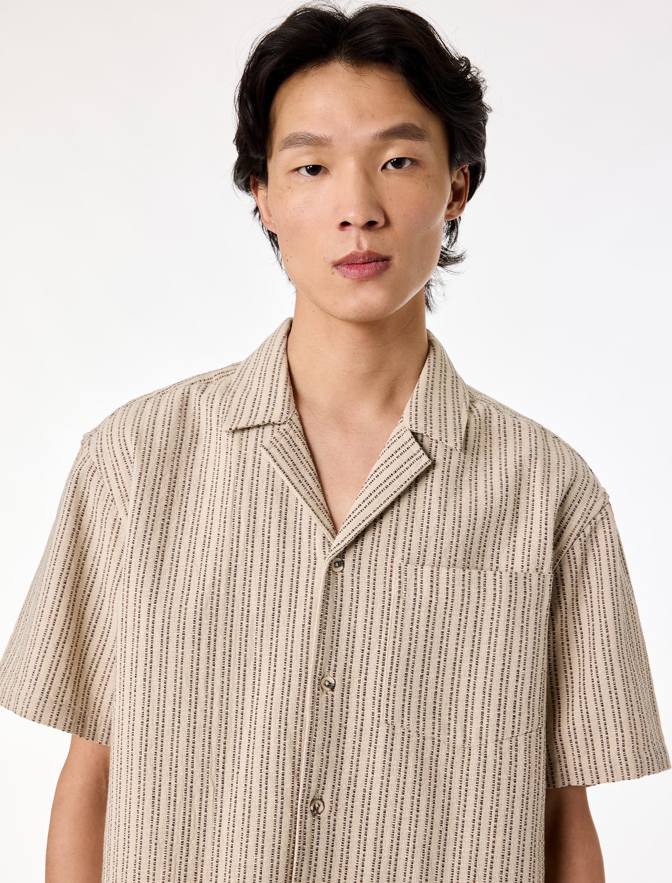   Regular Fit Kısa Kollu Cepli Devrik Yaka Pamuklu Çizgili Gömlek