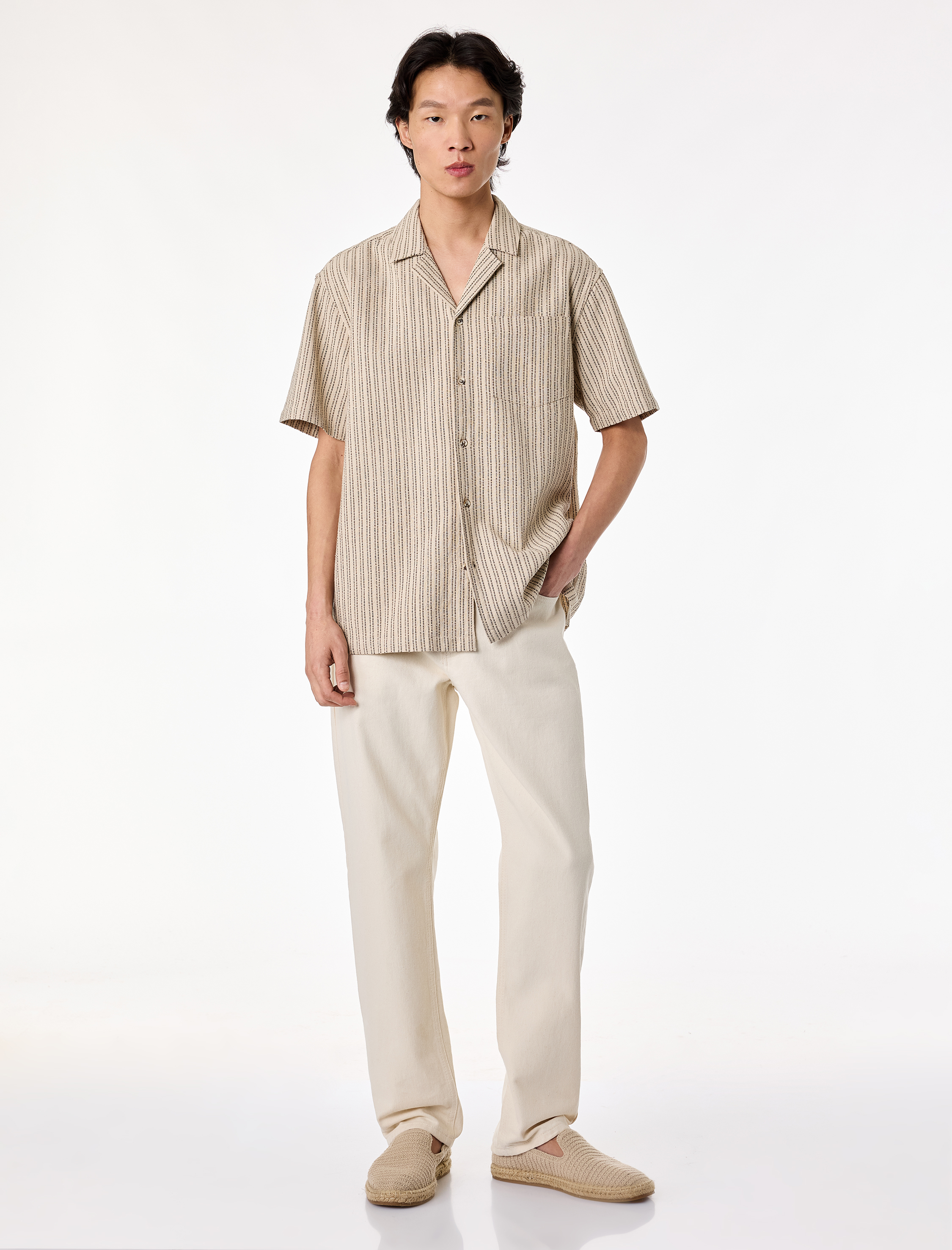   Regular Fit Kısa Kollu Cepli Devrik Yaka Pamuklu Çizgili Gömlek