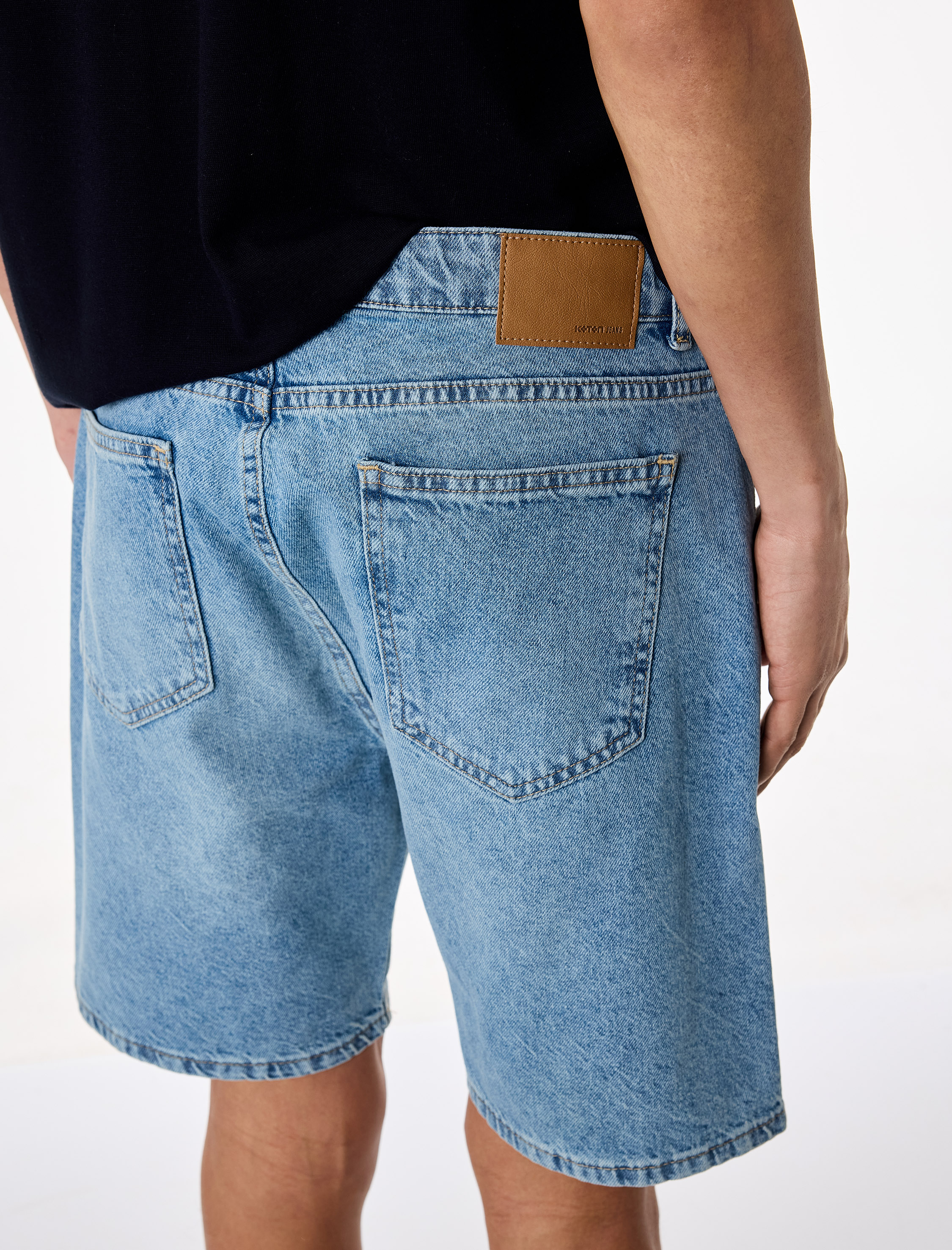   Rahat Kalıp Pamuklu Bermuda Jean Şort