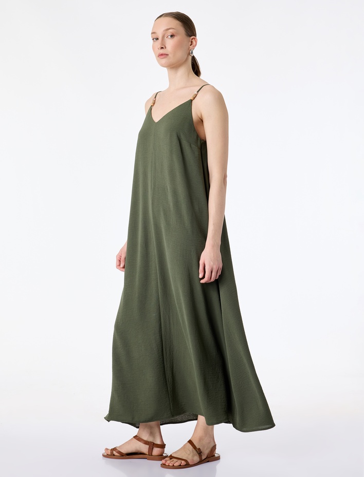  Aerobin Kumaş Ahşap Boncuk Detaylı İp Askılı Uzun Saten Elbise