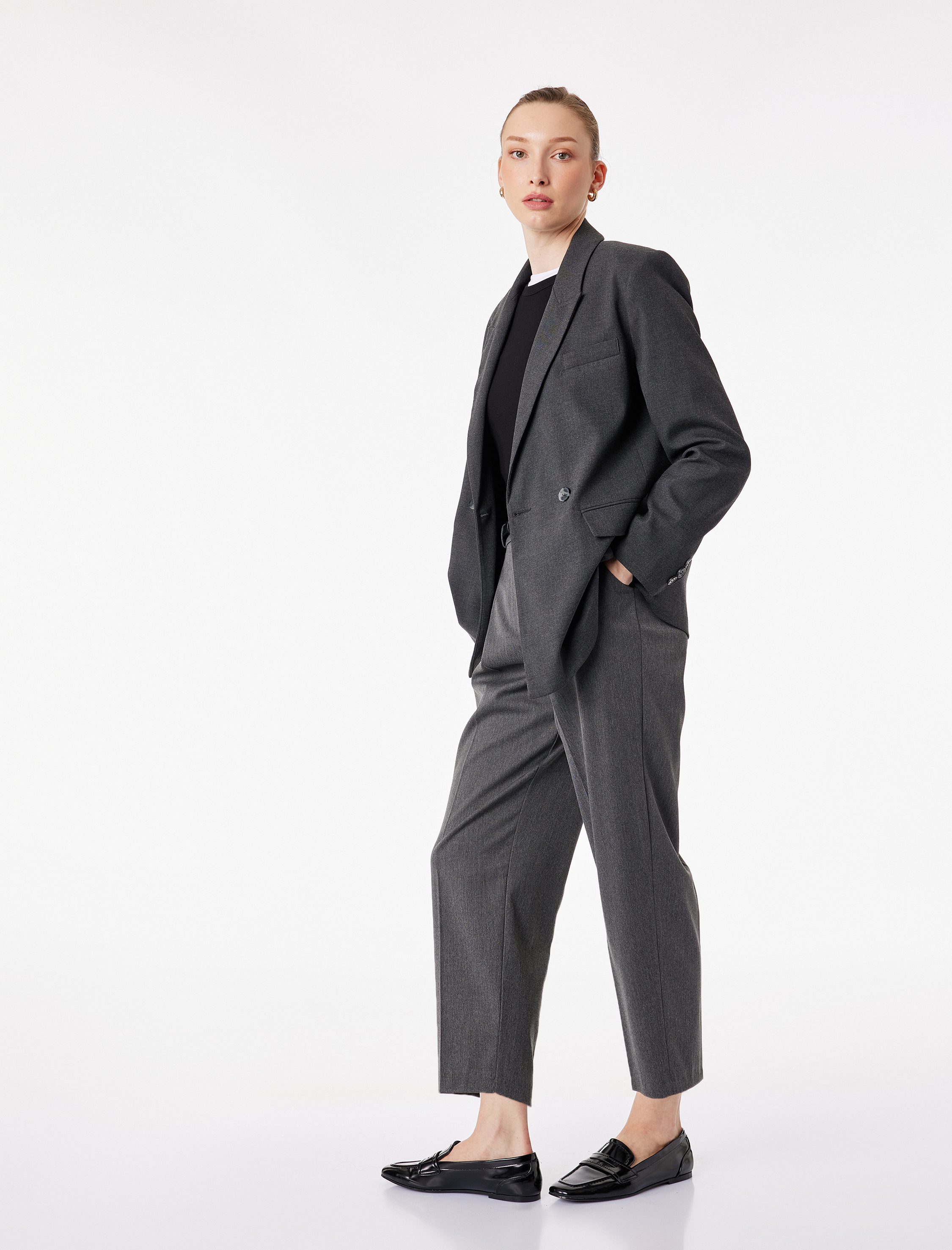   Yüksek Bel Rahat Kalıp Cepli Kemer Detaylı Cigarette Pantolon