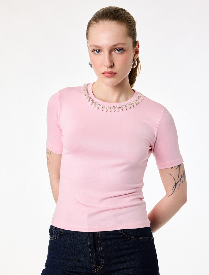  Regular Fit Kısa Kollu İnci Detaylı Bisiklet Yaka Viskon Tişört