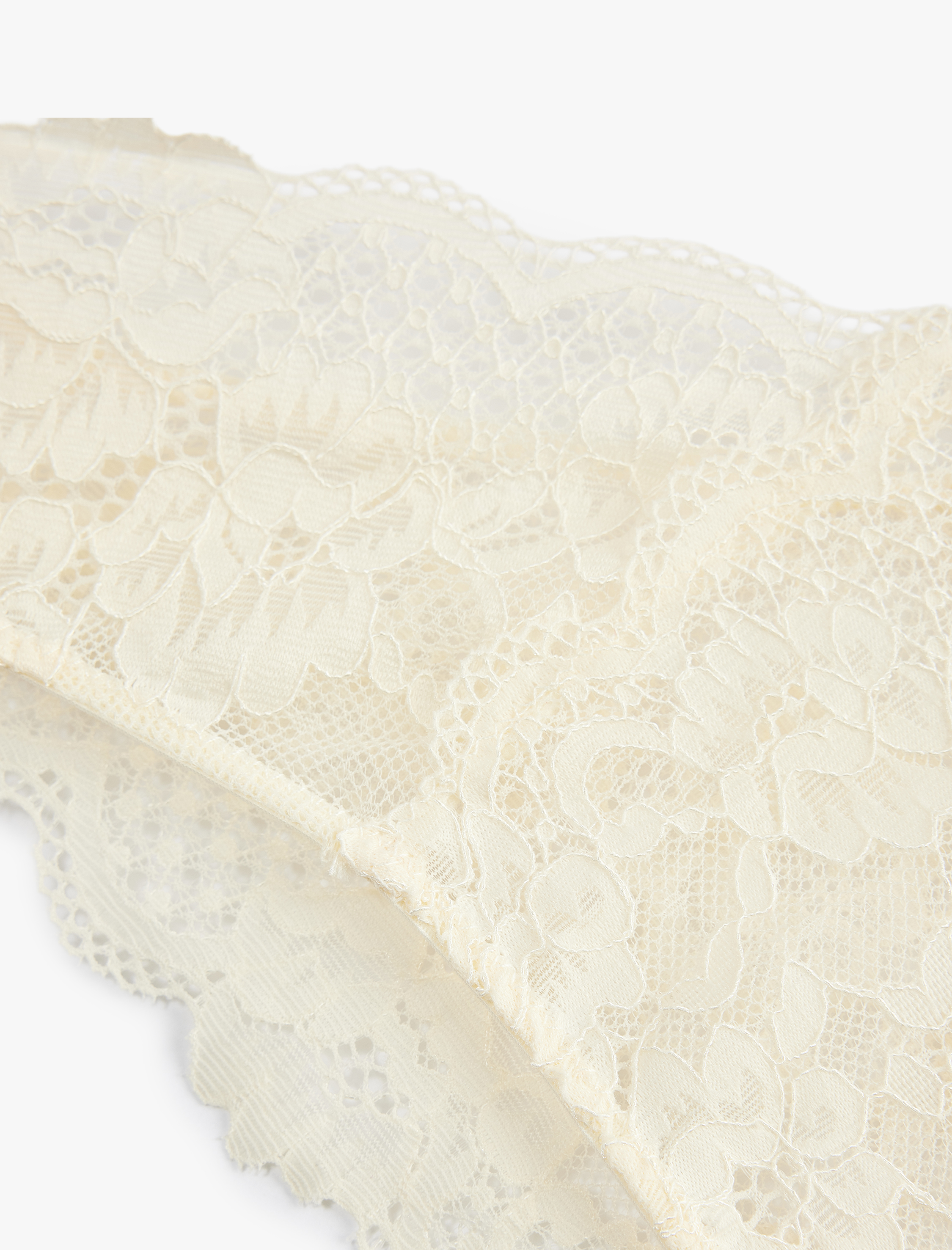   Rahat Kalıp Dantel Brazilian Külot