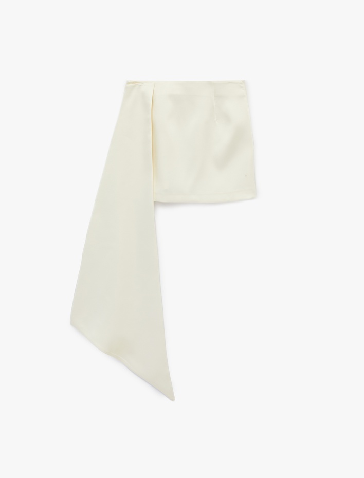  Kumaş Detaylı Asimetrik Mini Saten Etek