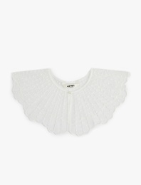 Dantel Detaylı Bebe Yaka Boyunluk