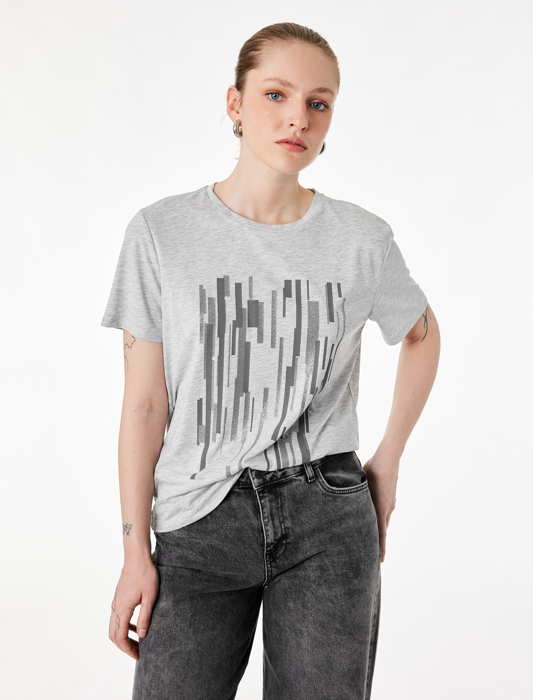   Kısa Kollu Bisiklet Yaka Baskılı Tişört