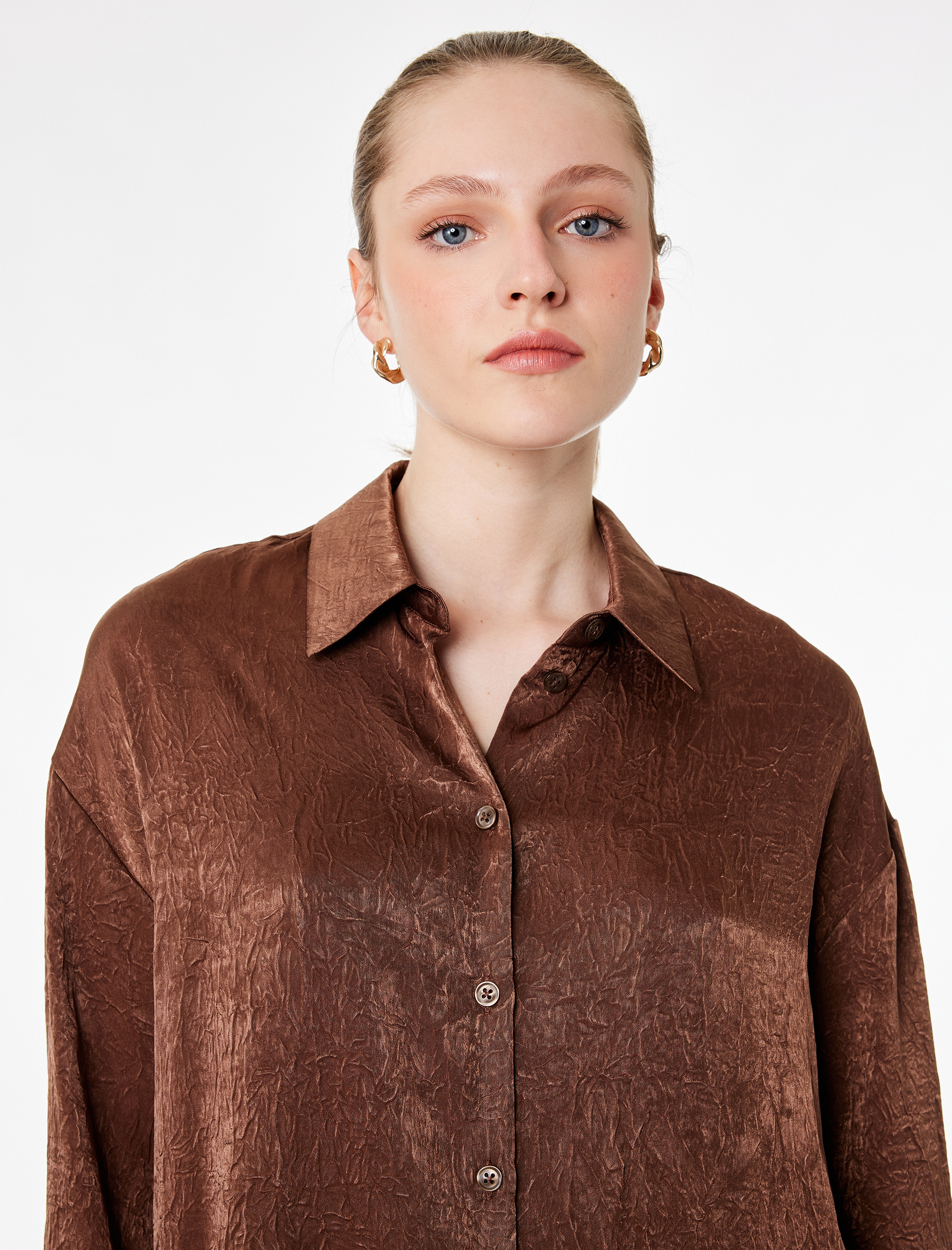   Rahat Kalıp Düğmeli Uzun Kollu Klasik Yaka Saten Gömlek