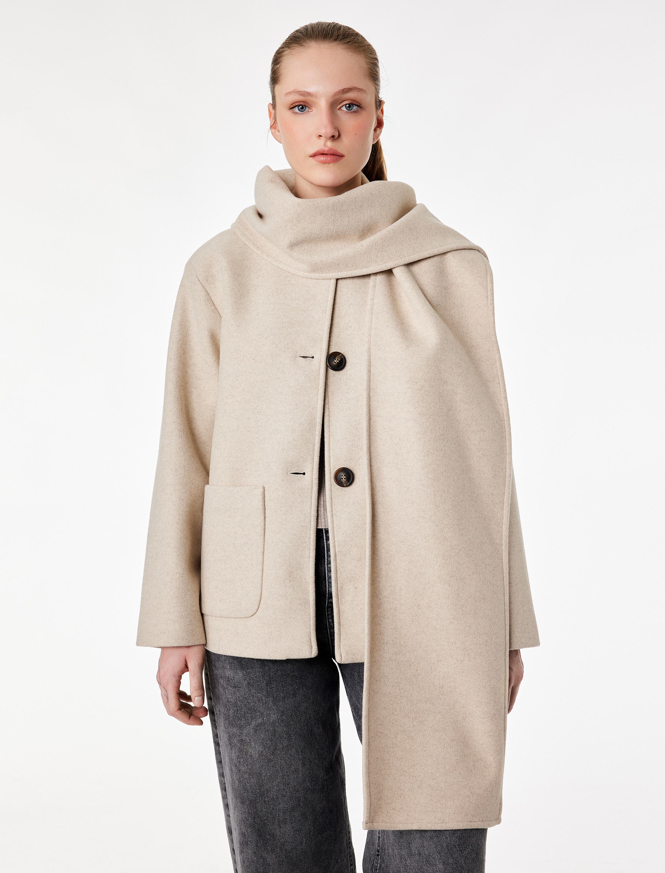   Uzun Kollu Düğmeli Cepli Atkılı Kaşe Ceket