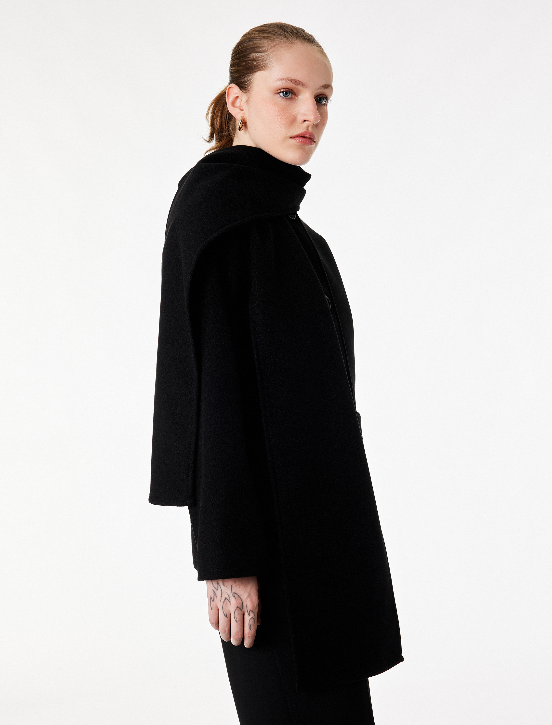   Uzun Kollu Şal Yaka Mevsimlik İnce Kaşe Ceket