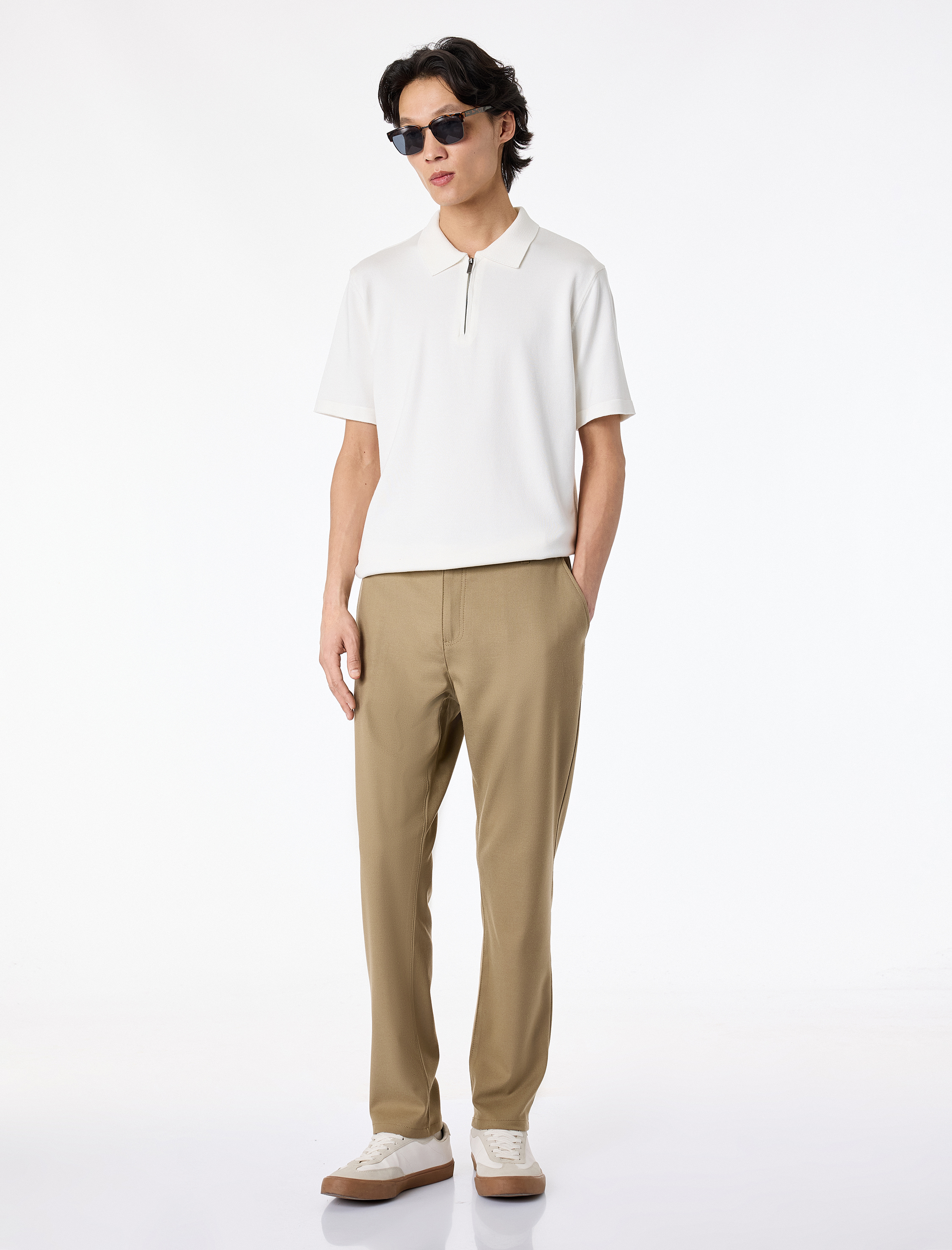   Regular Fit Viskon Yarım Fermuarlı Kısa Kollu Triko Tişört