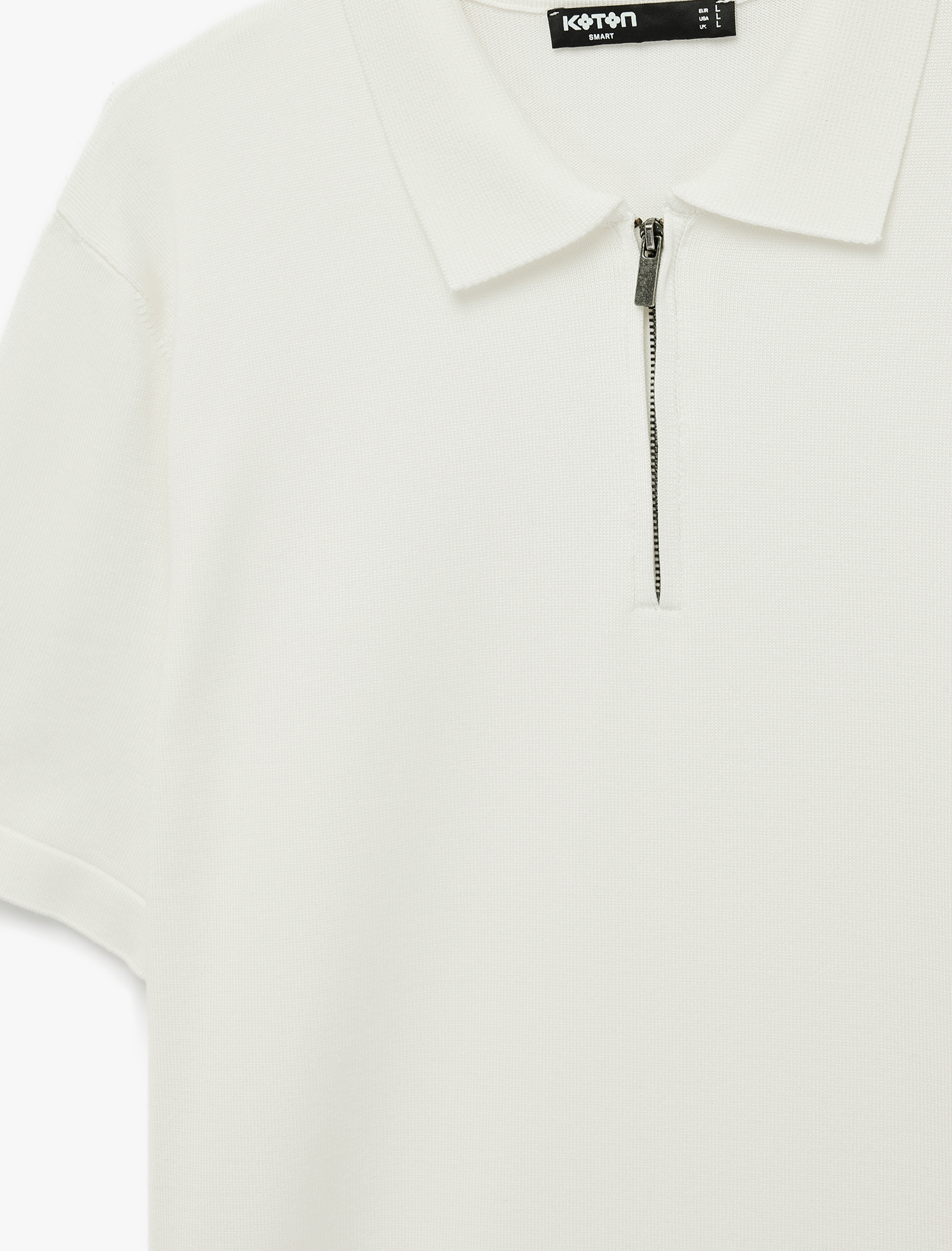   Regular Fit Viskon Yarım Fermuarlı Kısa Kollu Triko Tişört