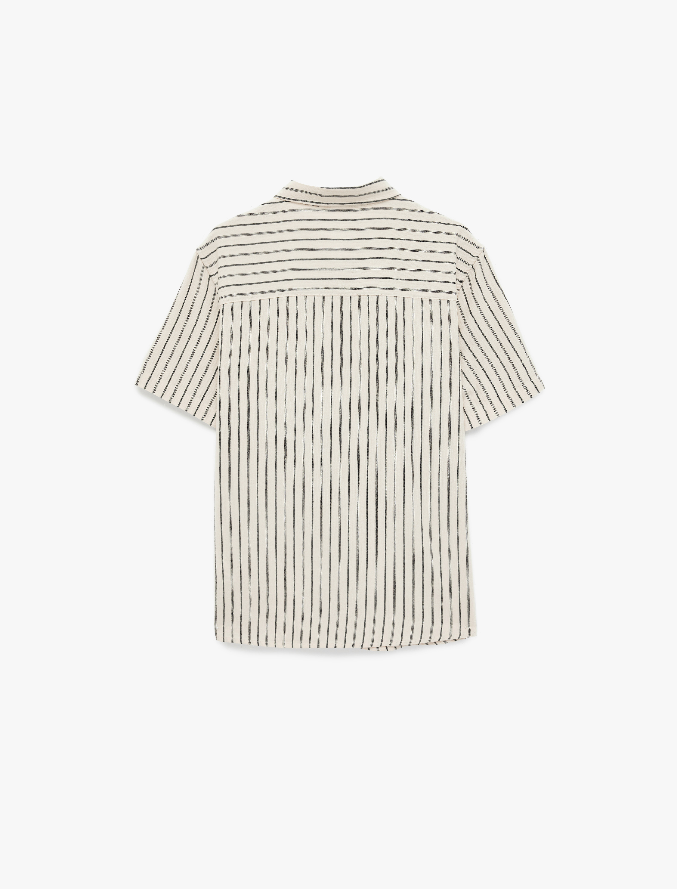   Regular Fit Klasik Yaka Pamuklu Cepli Kısa Kollu Çizgili Gömlek