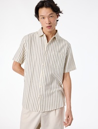 Regular Fit Klasik Yaka Pamuklu Cepli Kısa Kollu Çizgili Gömlek