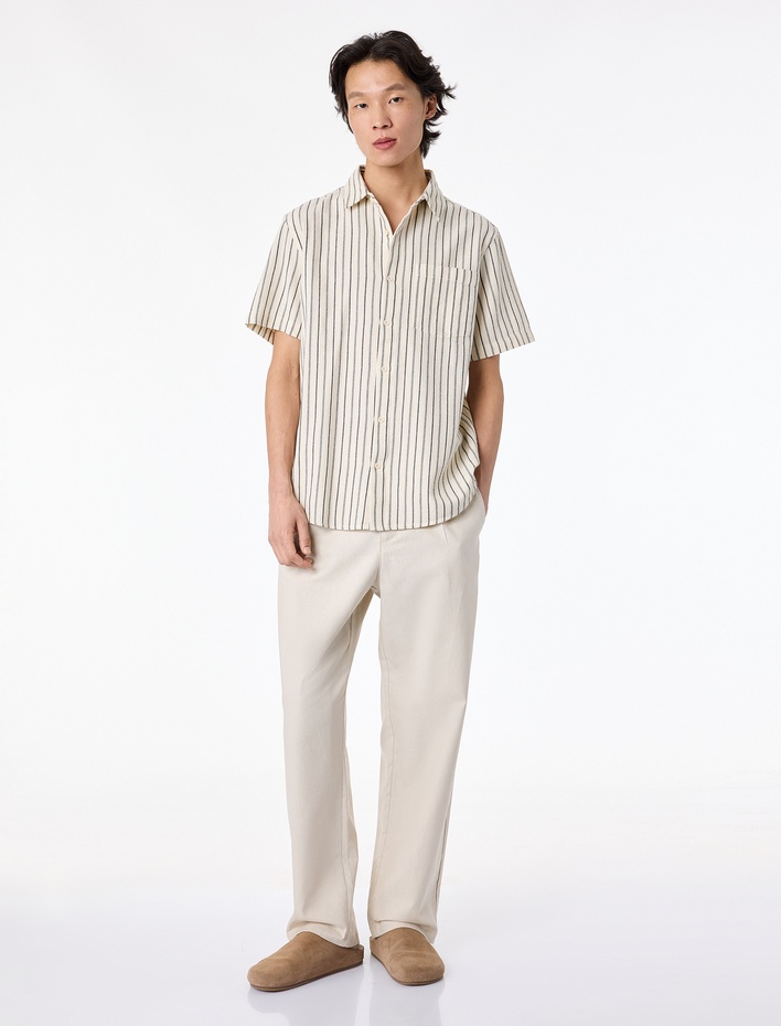  Regular Fit Klasik Yaka Pamuklu Cepli Kısa Kollu Çizgili Gömlek