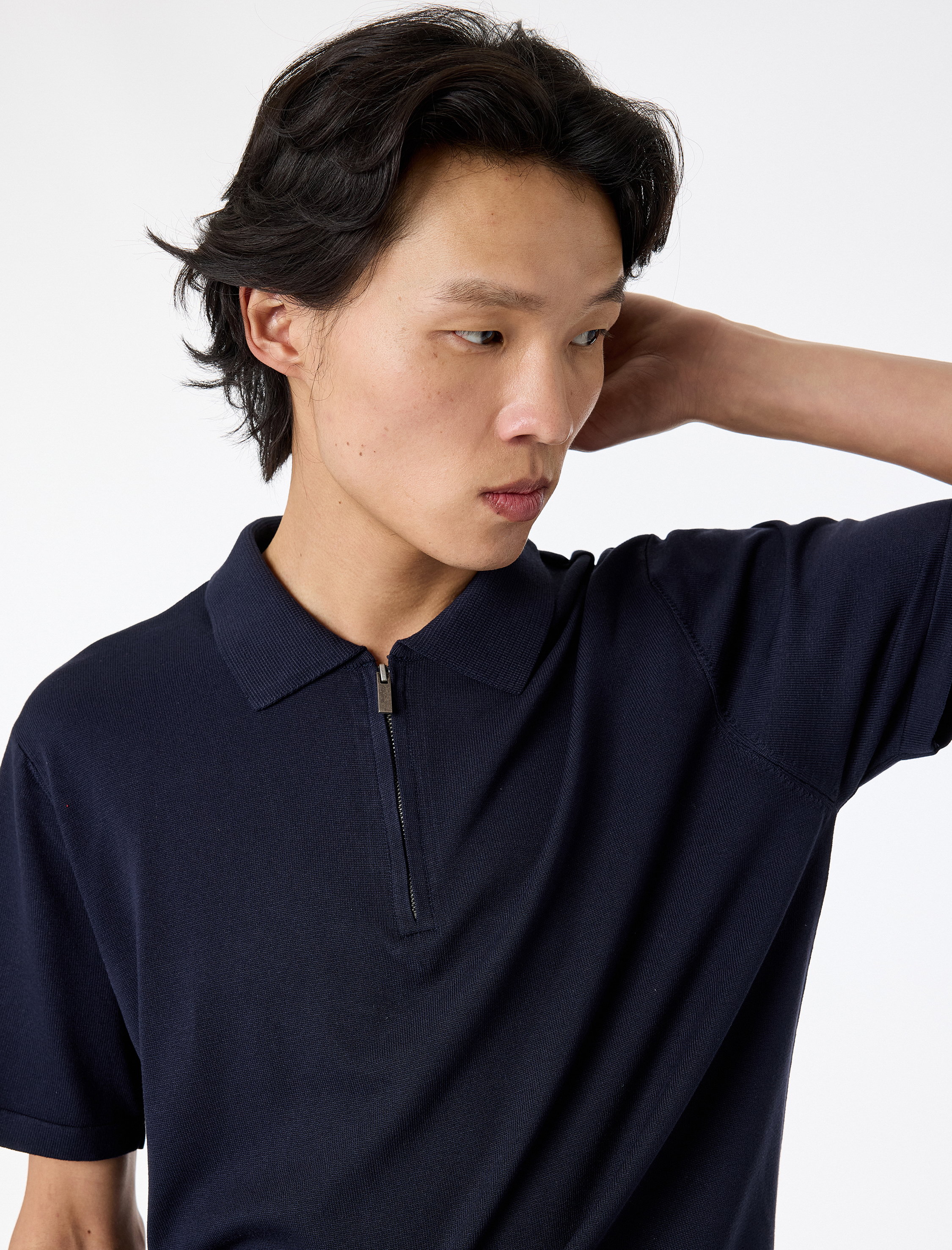   Regular Fit Viskon Yarım Fermuarlı Kısa Kollu Triko Tişört