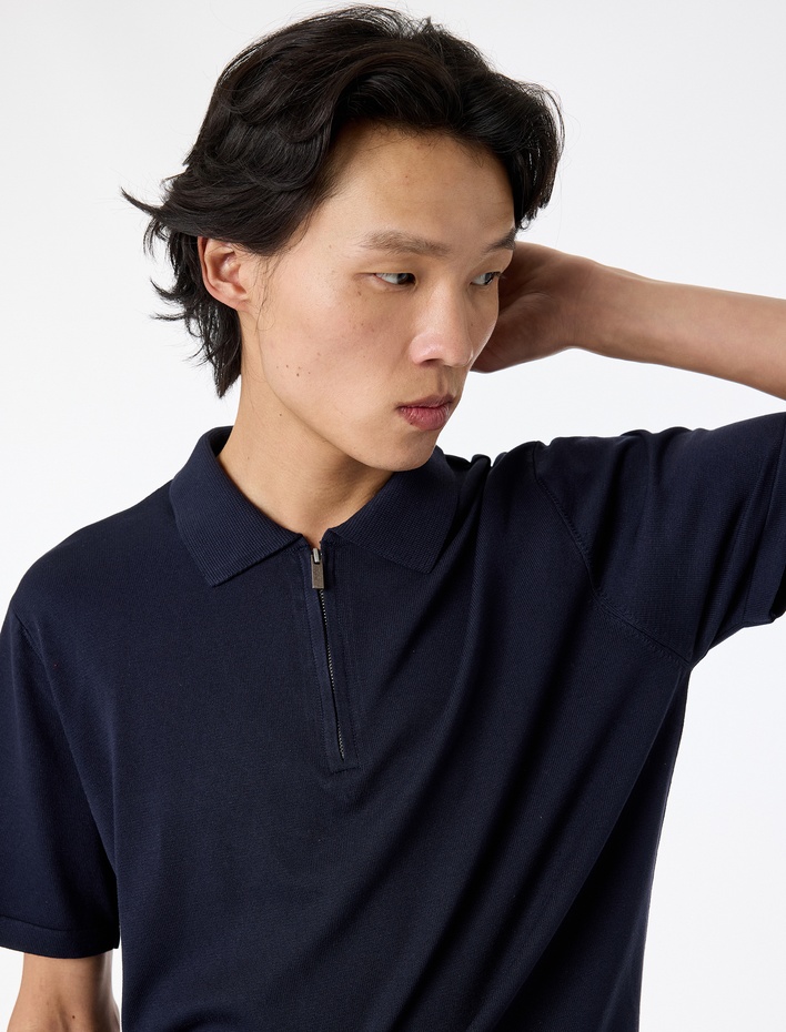  Regular Fit Viskon Yarım Fermuarlı Kısa Kollu Triko Tişört