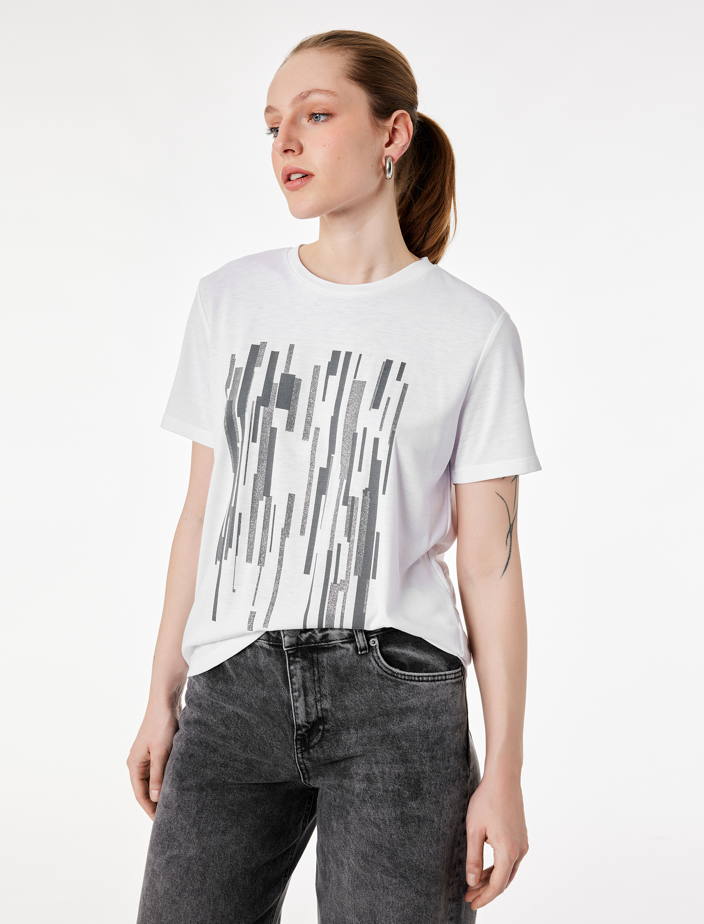   Kısa Kollu Bisiklet Yaka Baskılı Tişört