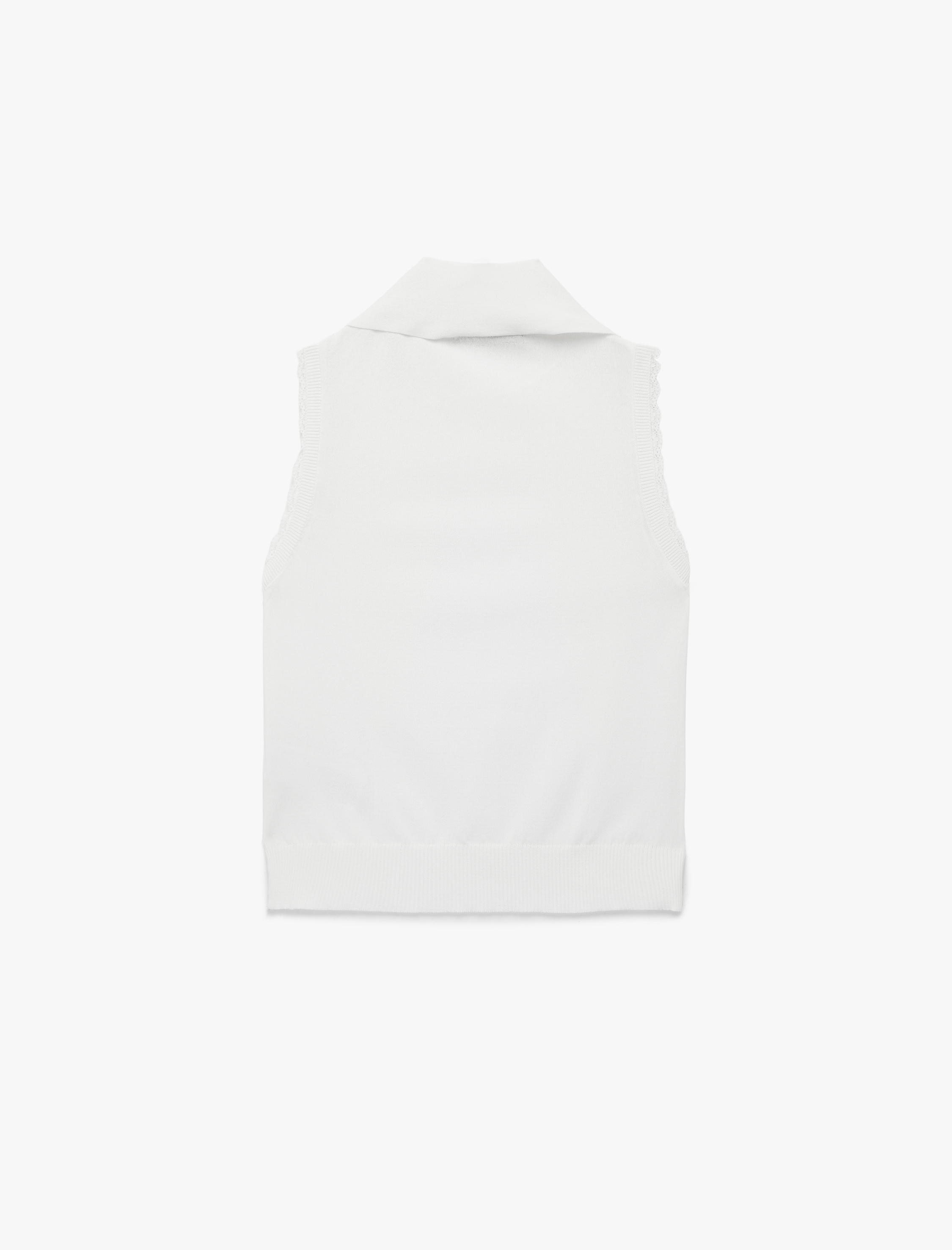   Dantel Detaylı Bisiklet Yaka Kolsuz Triko Bluz