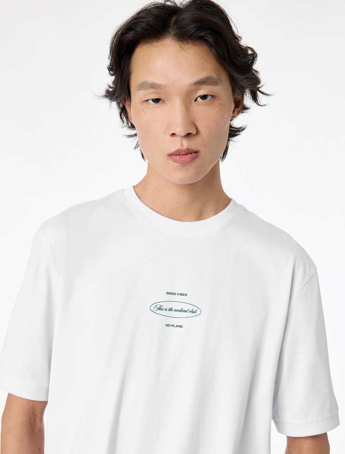  Regular Fit Kısa Kollu Bisiklet Yaka Pamuklu Arkası Baskılı Tişört