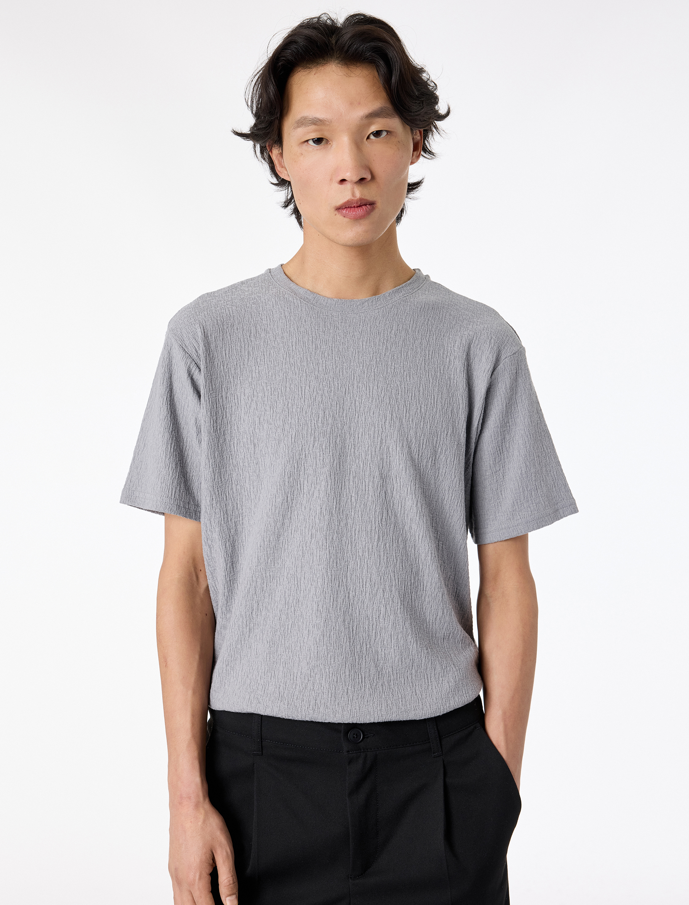   Kısa Kollu Dokulu Bisiklet Yaka Slim Fit Tişört