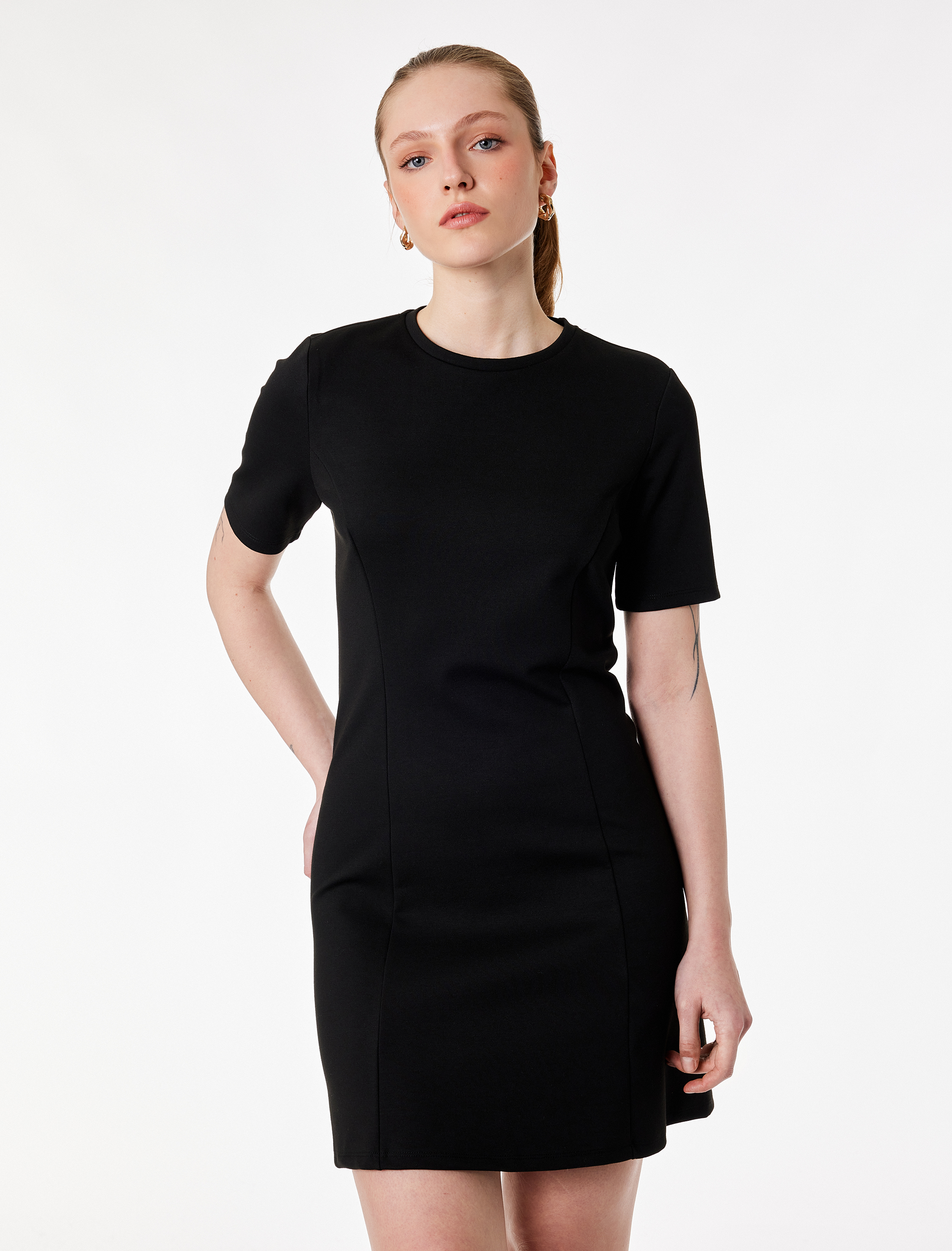   Düşük Omuz Kısa Kollu Bisiklet Yaka Tişört Elbise