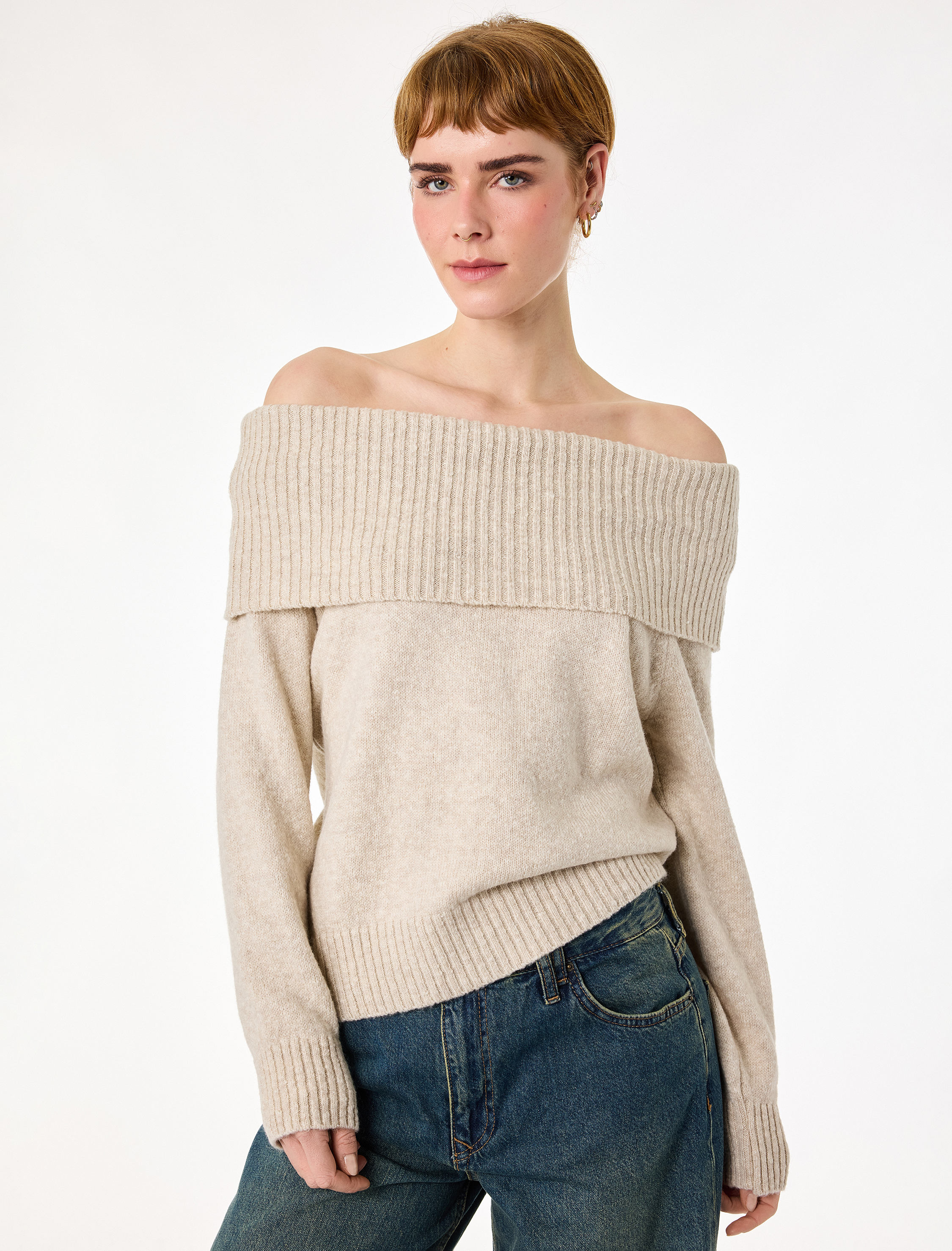   Uzun Kollu Omzu Açık Triko Kazak