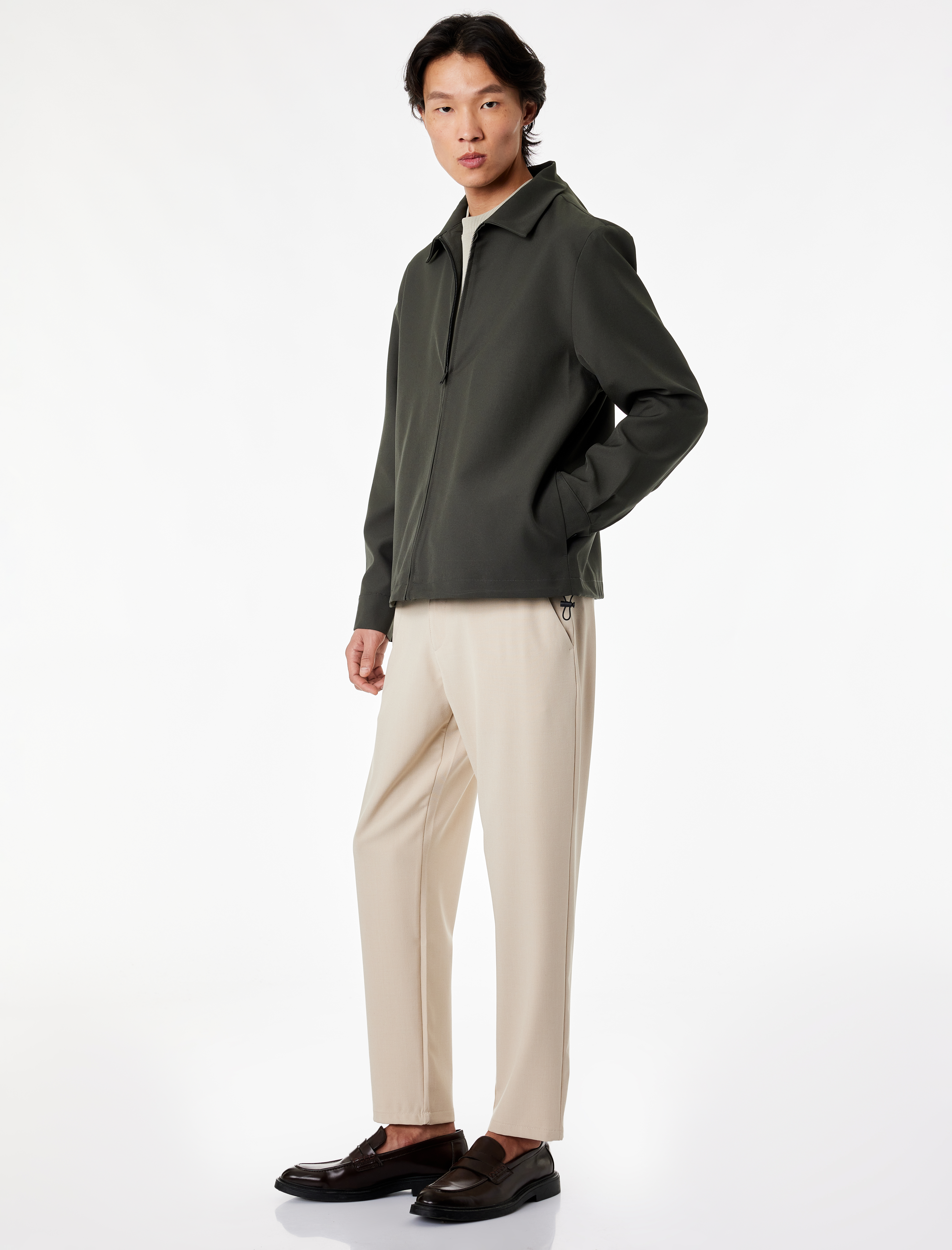   Regular Fit Düğmeli Cepli Viskon Karışımlı Kumaş Pantolon