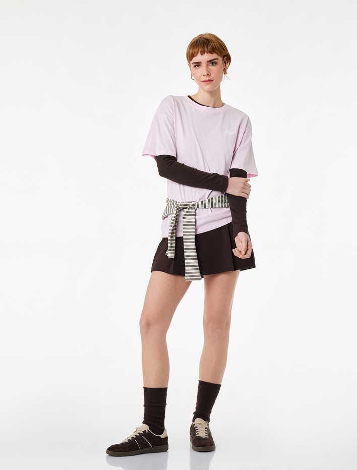  Rahat Kalıp Kısa Kollu Bisiklet Yaka Arkası Baskılı Pamuklu Tişört