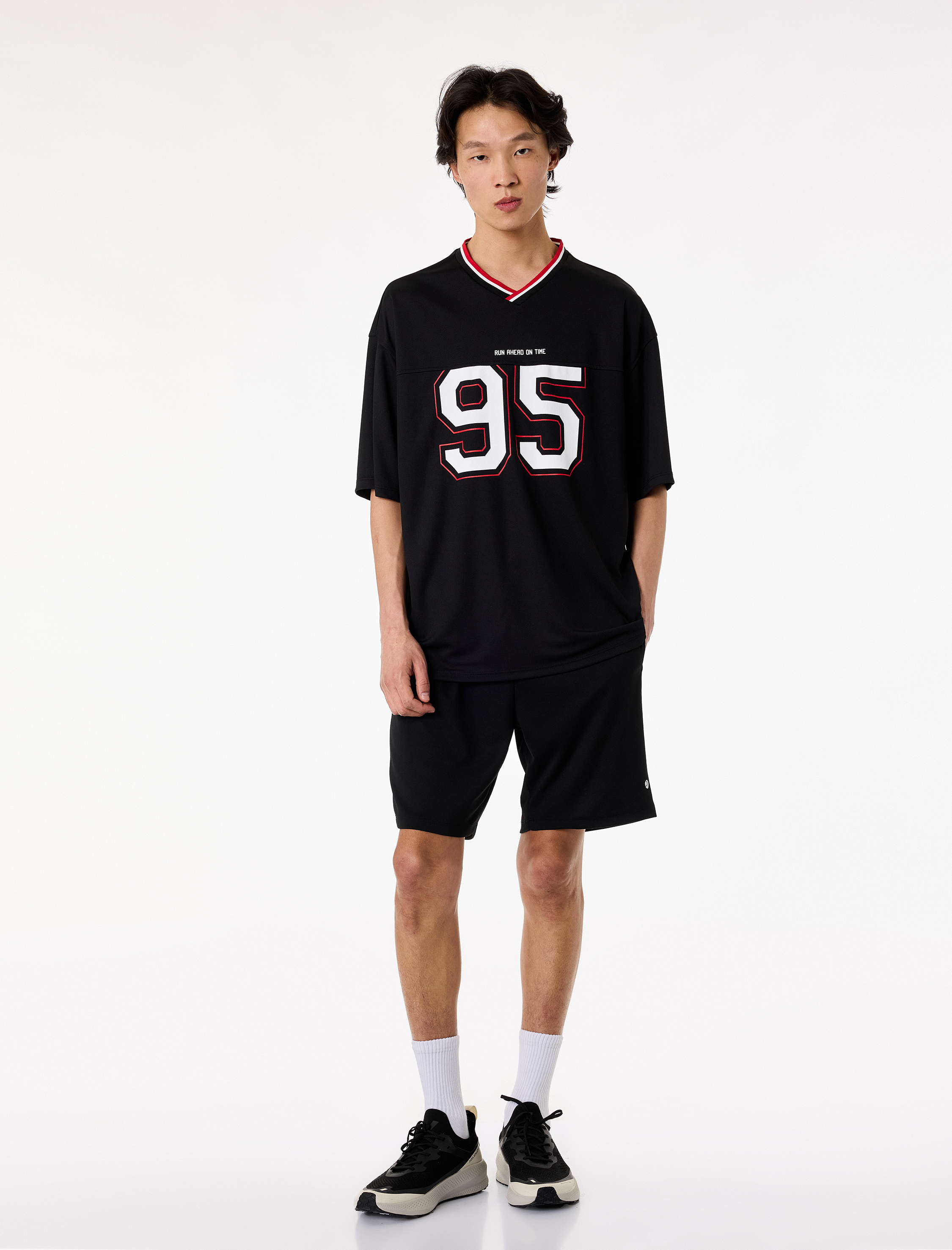   Oversize Yarım Kollu V Yaka Baskılı Spor Tişört