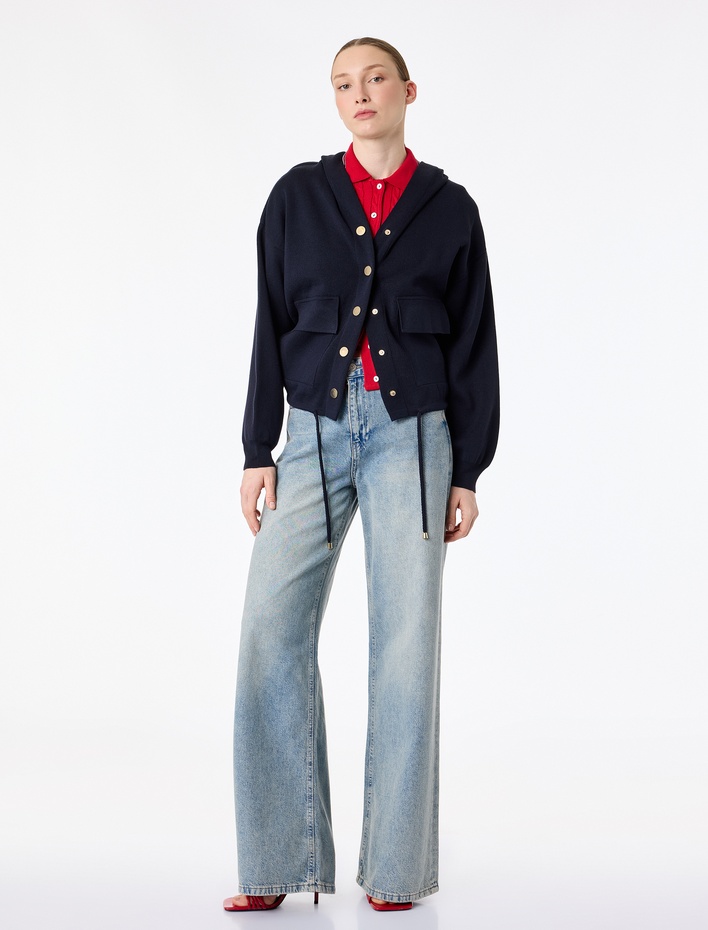  Uzun Kollu Bağlama Detaylı Cepli Düğmeli Kapüşonlu Triko Hırka