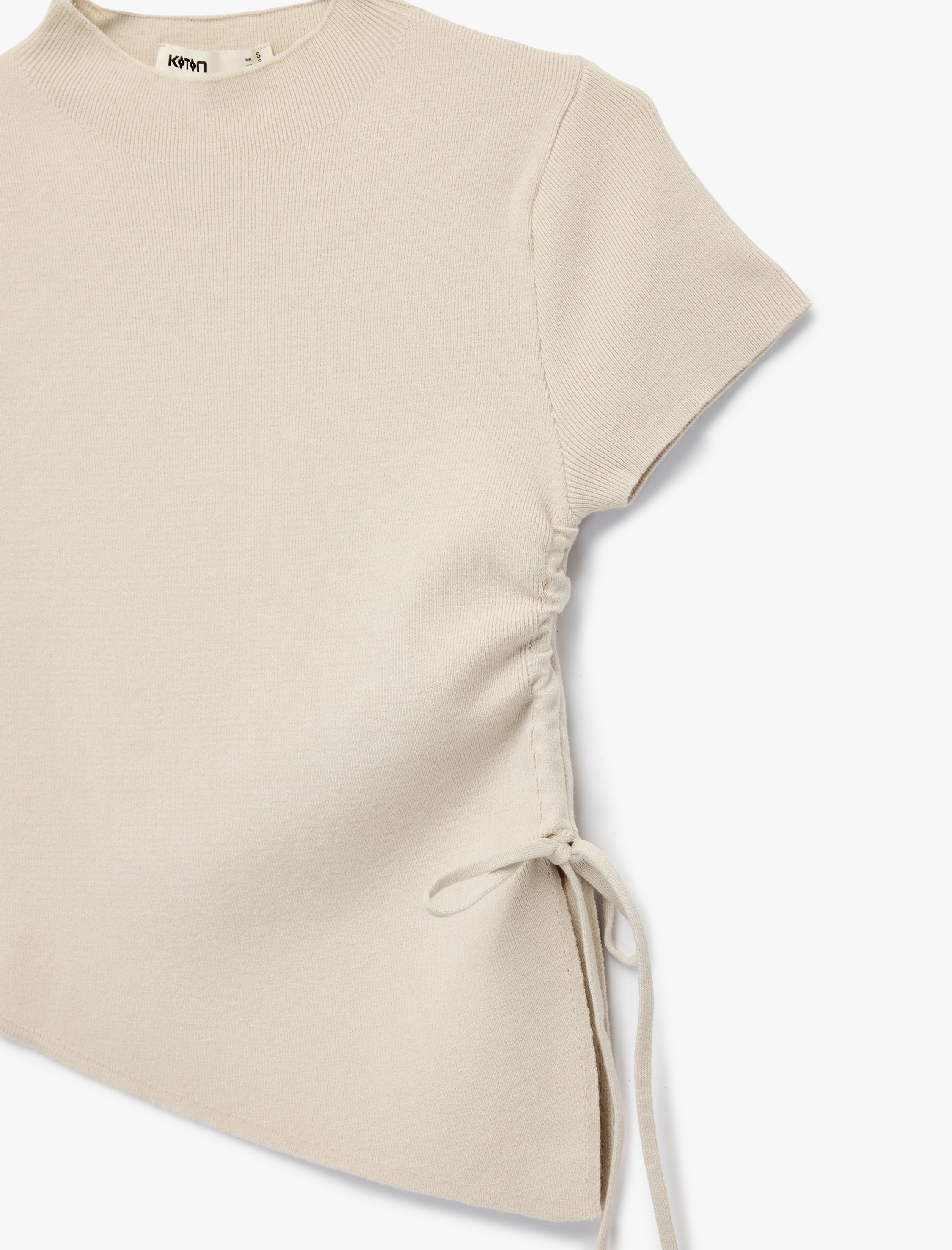   Asimetrik Kesim Kısa Kollu Bisiklet Yaka Büzgülü Triko Tişört