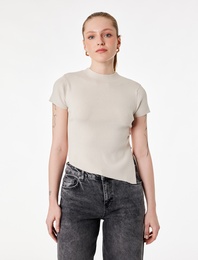 Asimetrik Kesim Kısa Kollu Bisiklet Yaka Büzgülü Triko Tişört