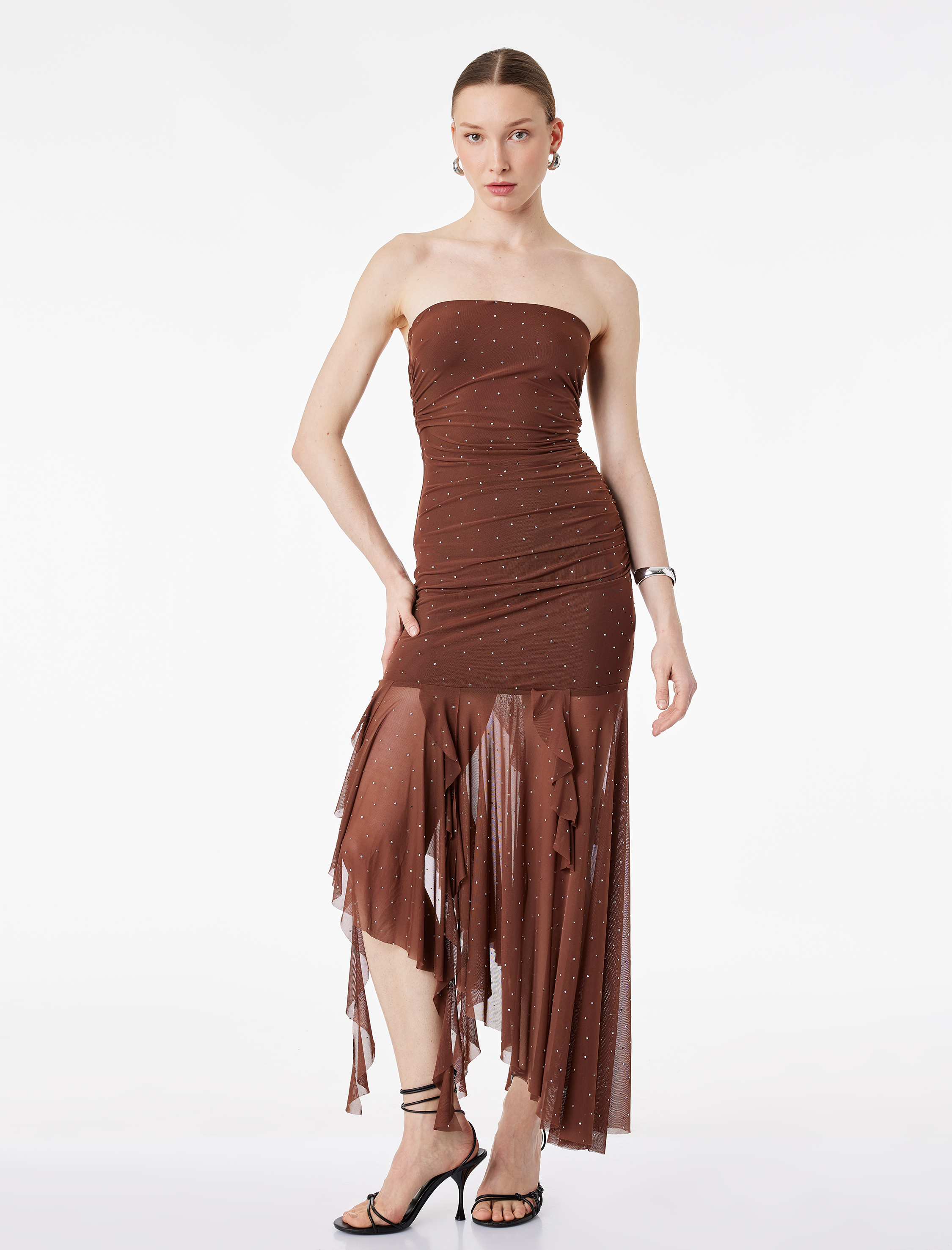   Straplez Yaka Taşlı Asimetrik Kolsuz Drapeli Volanlı Midi Tül Abiye Elbise