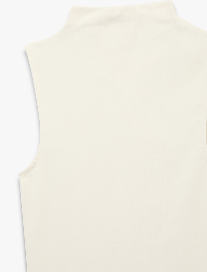  Pamuklu Likralı Slim Fit Dik Yaka Kolsuz Tişört