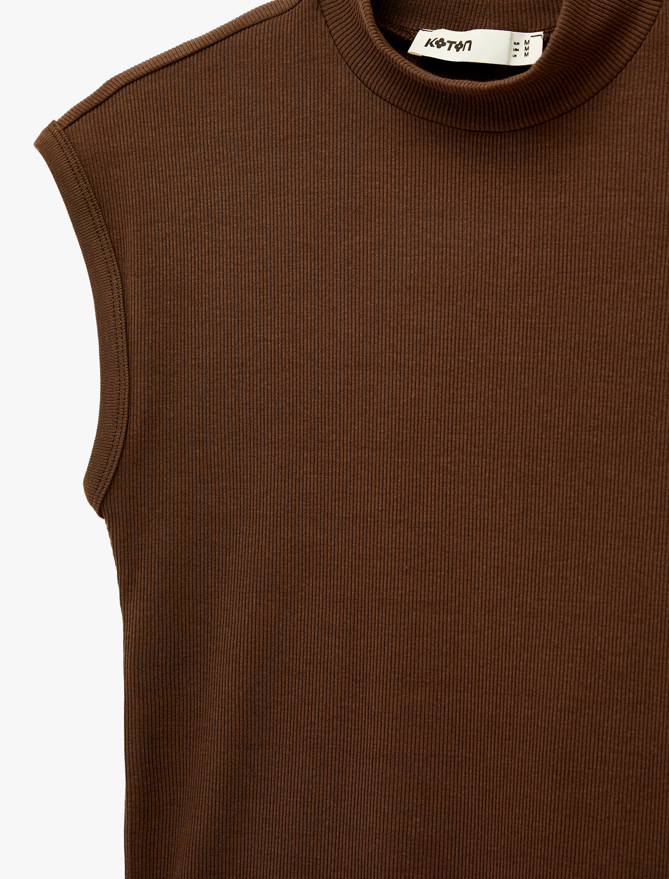   Regular Fit Pamuklu Dik Yaka Kolsuz Tişört