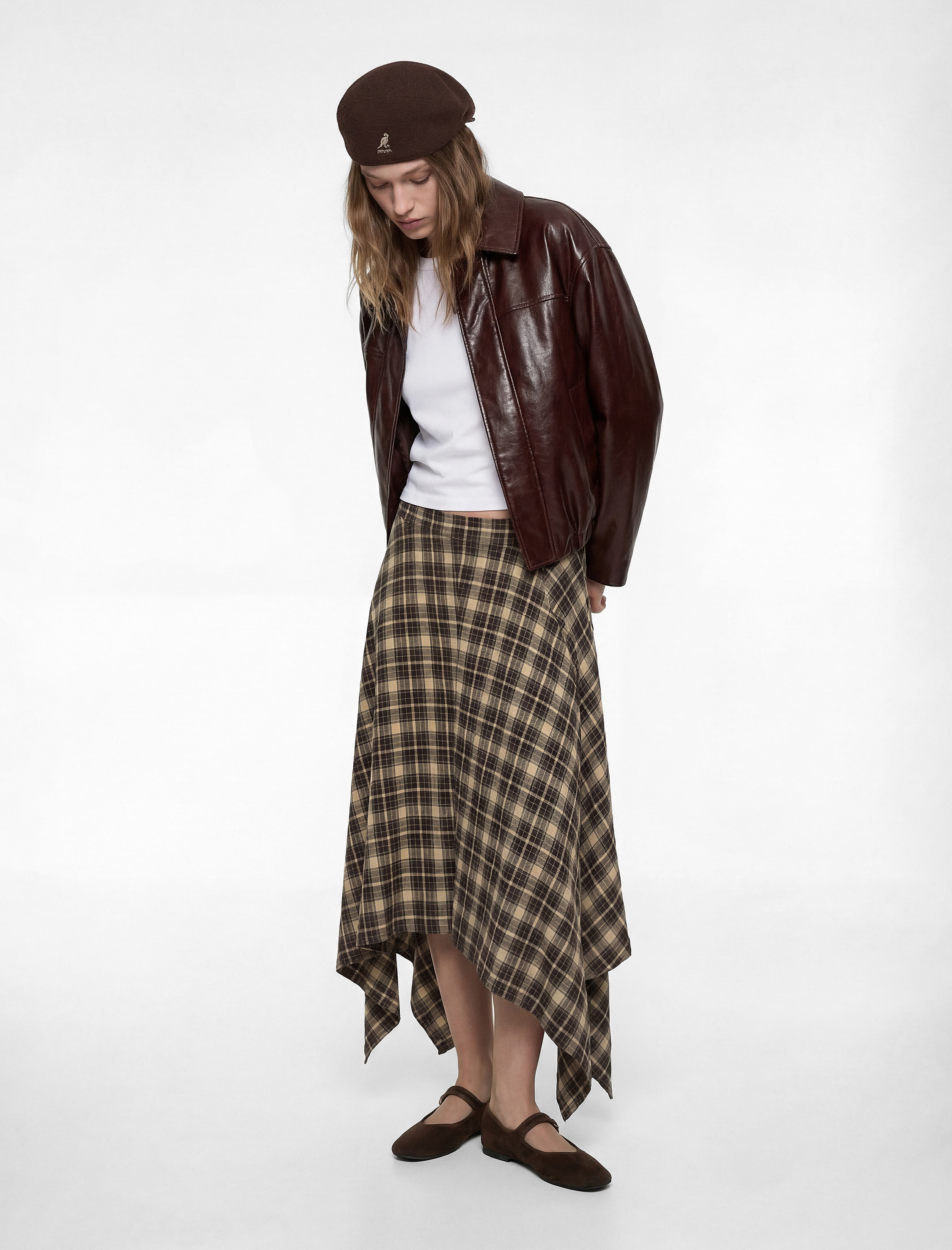   Uzun Kollu Cep Detaylı Klasik Yaka Fermuarlı Suni Deri Ceket