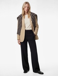 Geniş Yaka Düğmeli Cep Detaylı Blazer Ceket