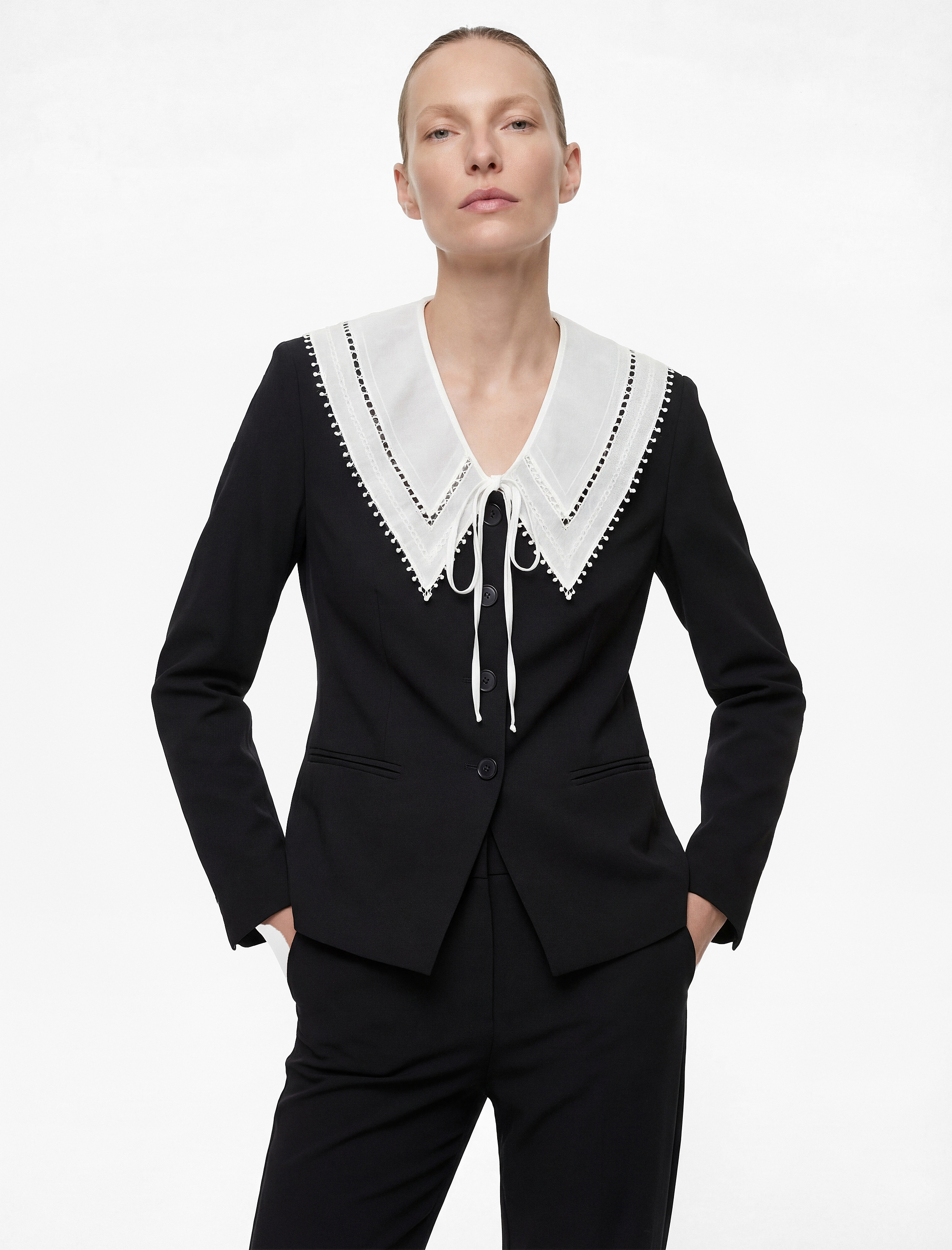   Dantel Bebe Yaka Düğmeli Cep Detaylı Blazer Ceket