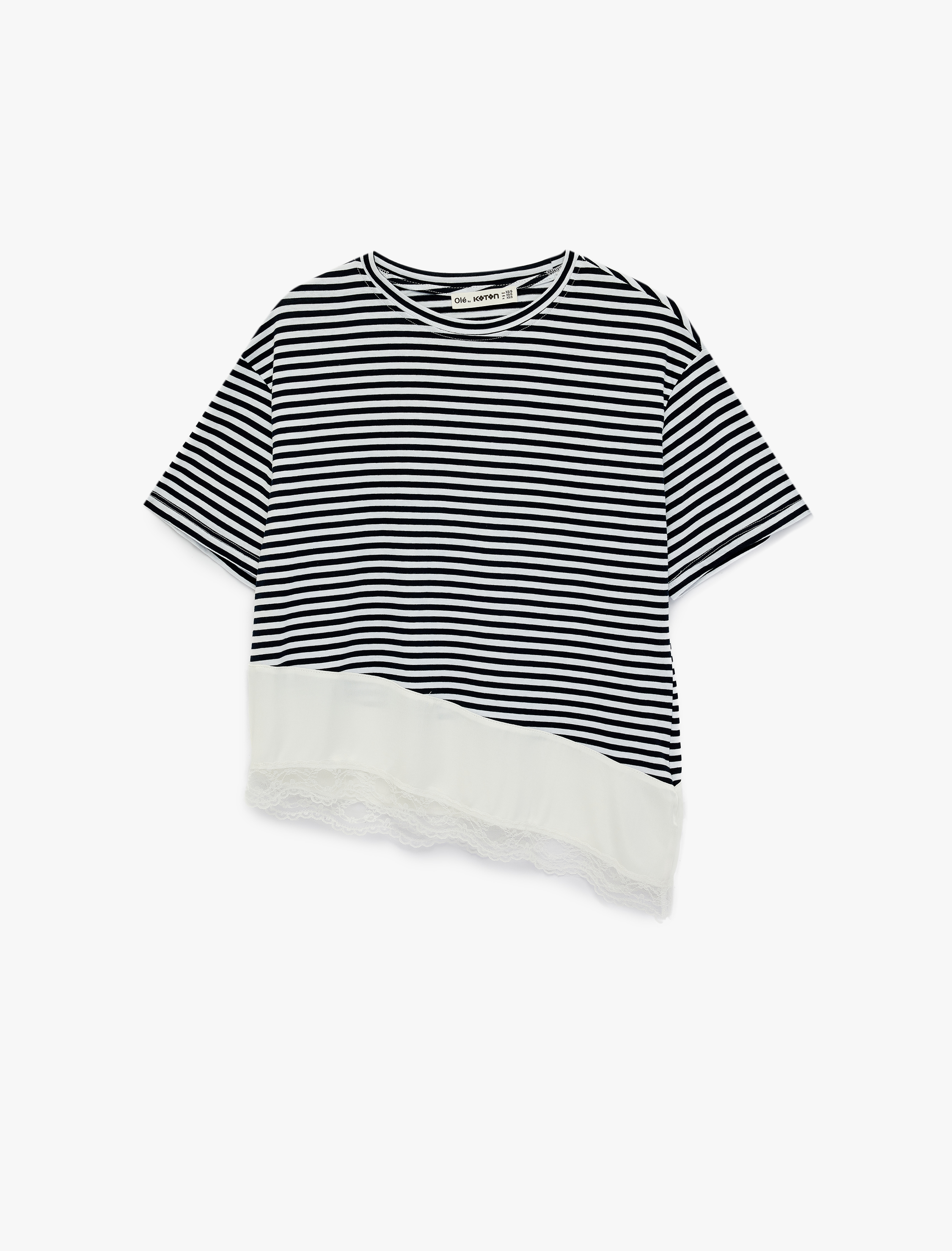   Bisiklet Yaka Kısa Kollu Asimetrik Kesim Dantel Detaylı Tişört