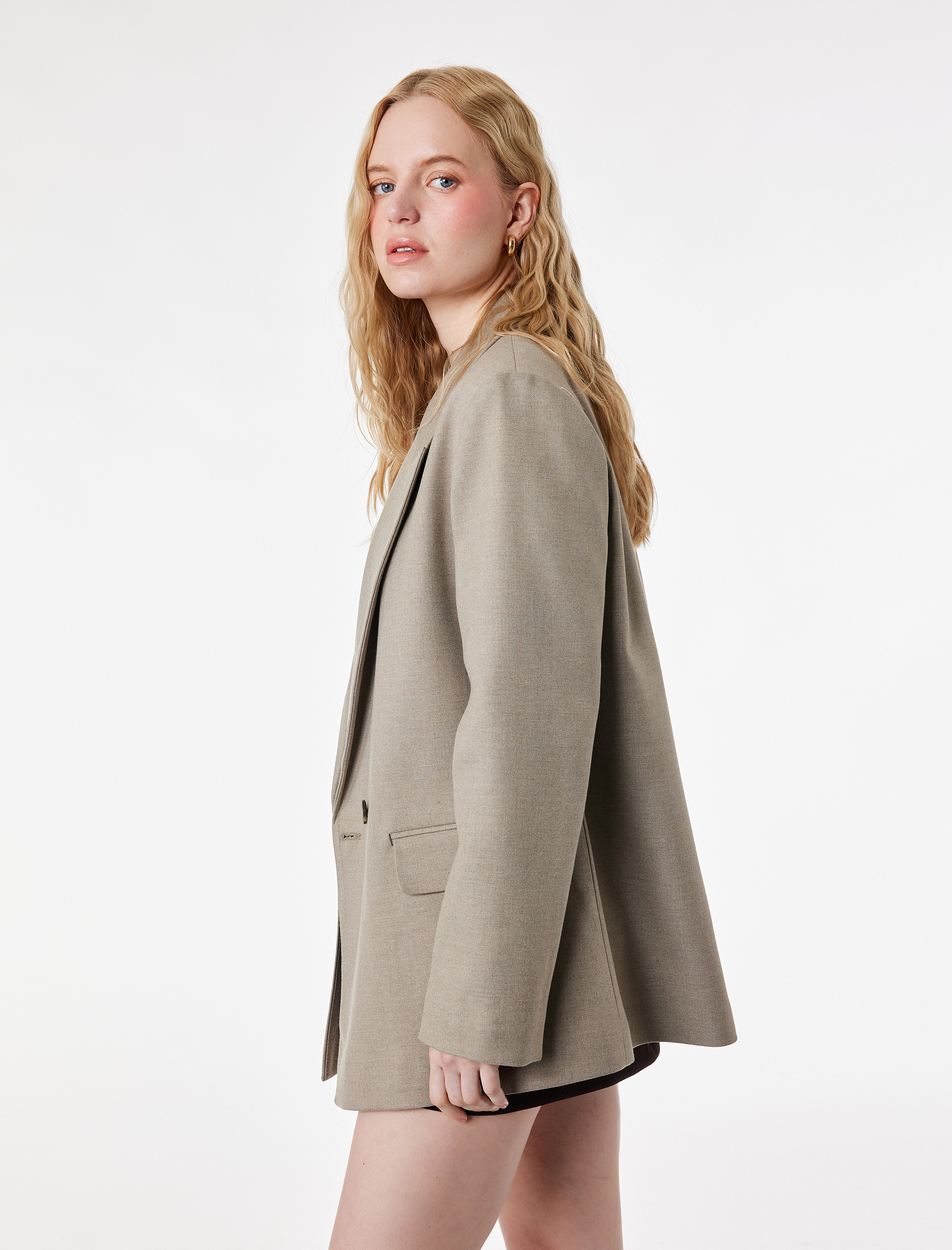   Uzun Kollu Viskon Karışımlı Düğmeli Cepli Kruvaze Yaka Blazer Ceket