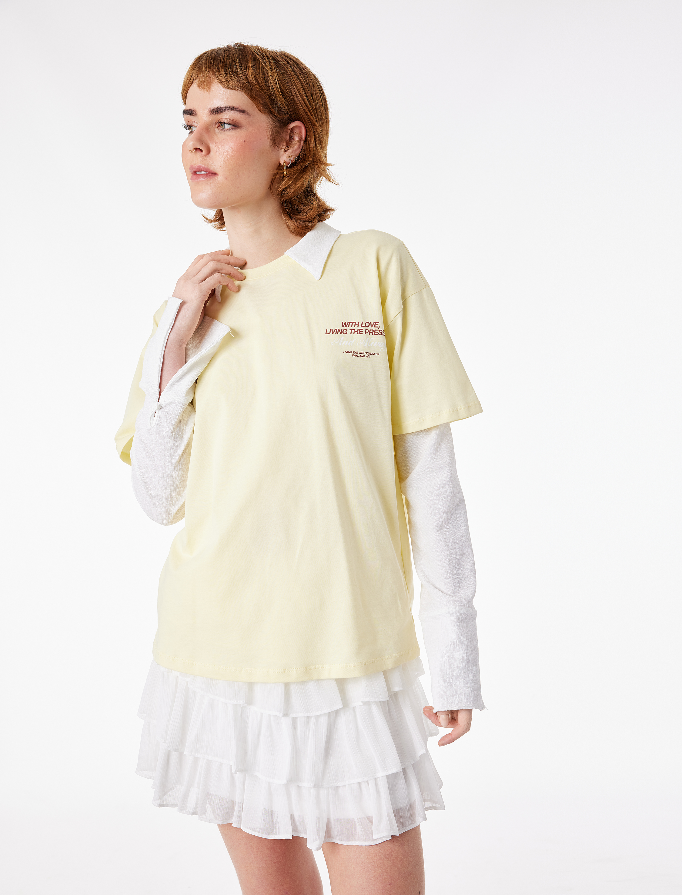   Kısa Kollu Bisiklet Yaka Fiyonklu Arkası Baskılı Oversize Tişört