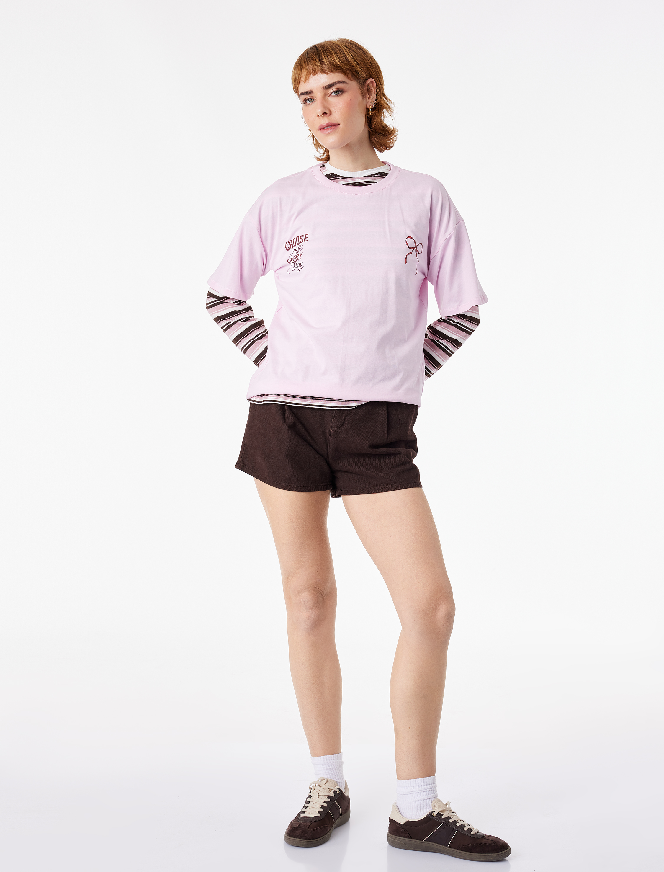   Kısa Kollu Bisiklet Yaka Fiyonklu Arkası Baskılı Oversize Tişört