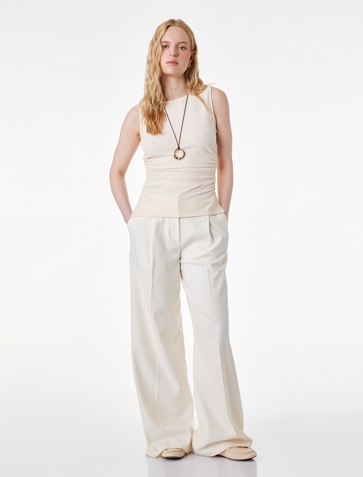  Slim Fit Drape Detaylı Bisiklet Yaka Dokulu Kolsuz Bluz