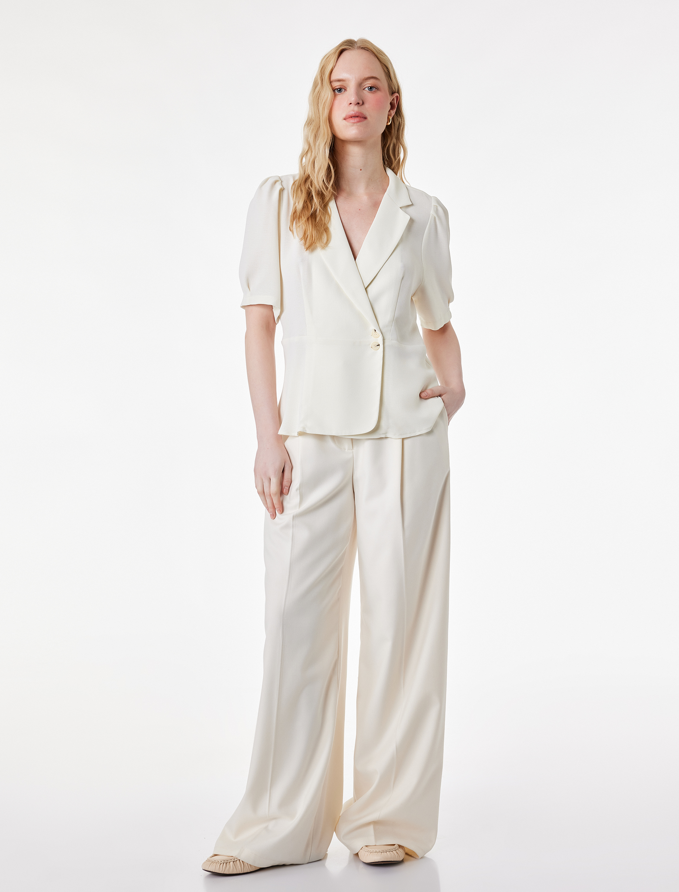   Regular Fit Düğmeli Kısa Kollu Kruvaze Yaka Gömlek