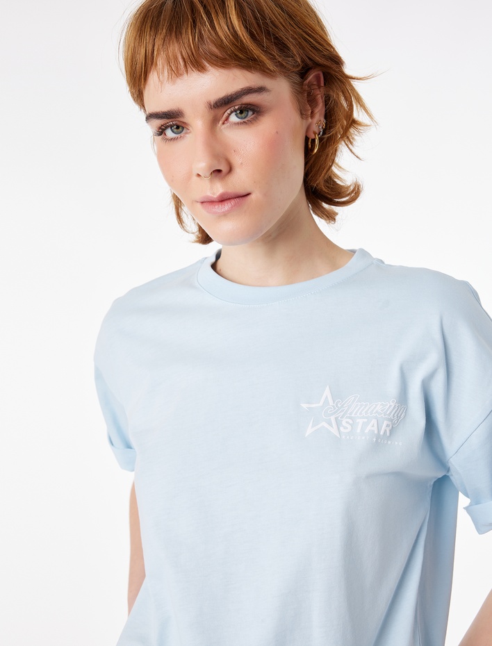  Rahat Kalıp Kısa Kollu Bisiklet Yaka Arkası Baskılı Pamuklu Tişört