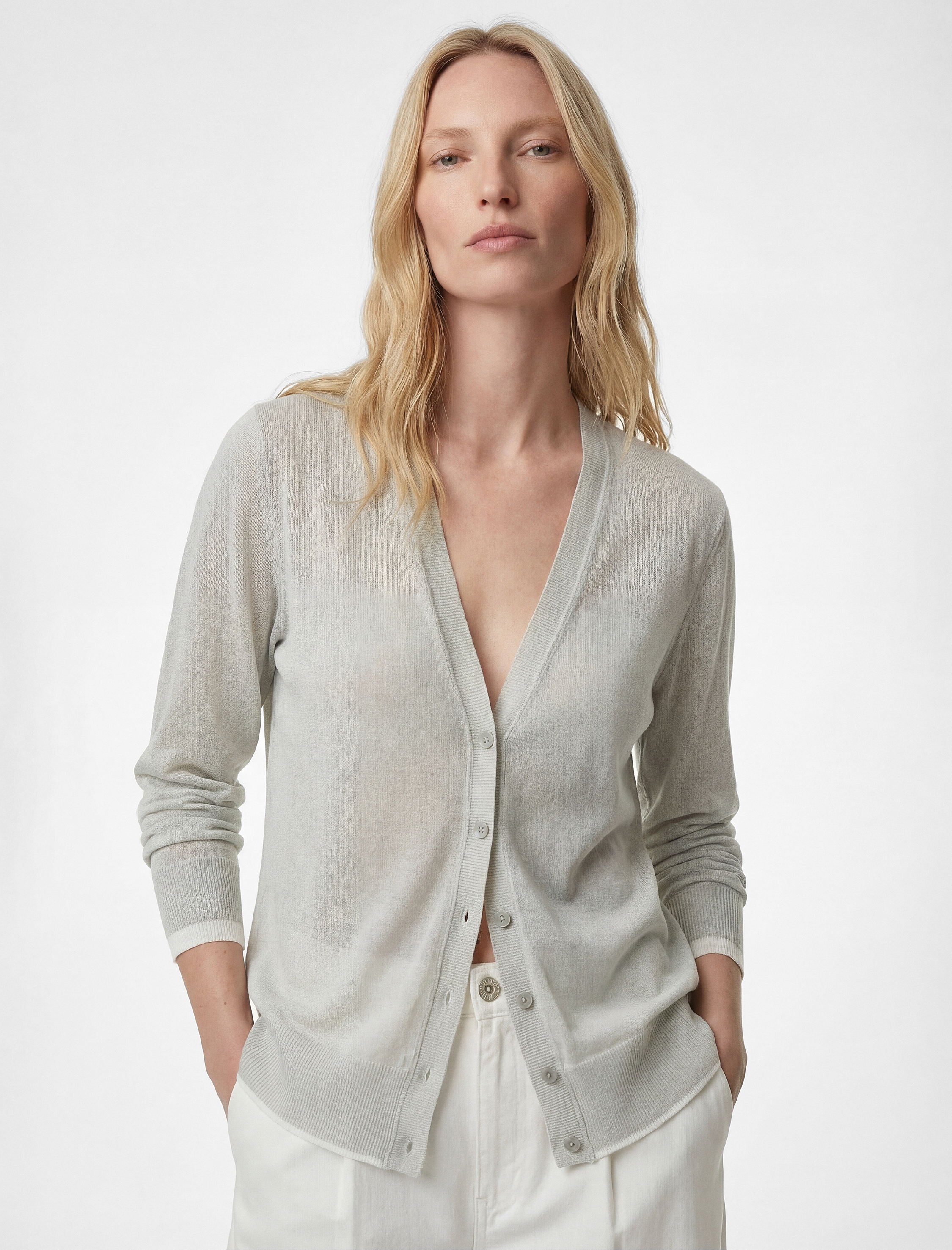   Düğmeli Uzun Kollu V Yaka Triko Hırka